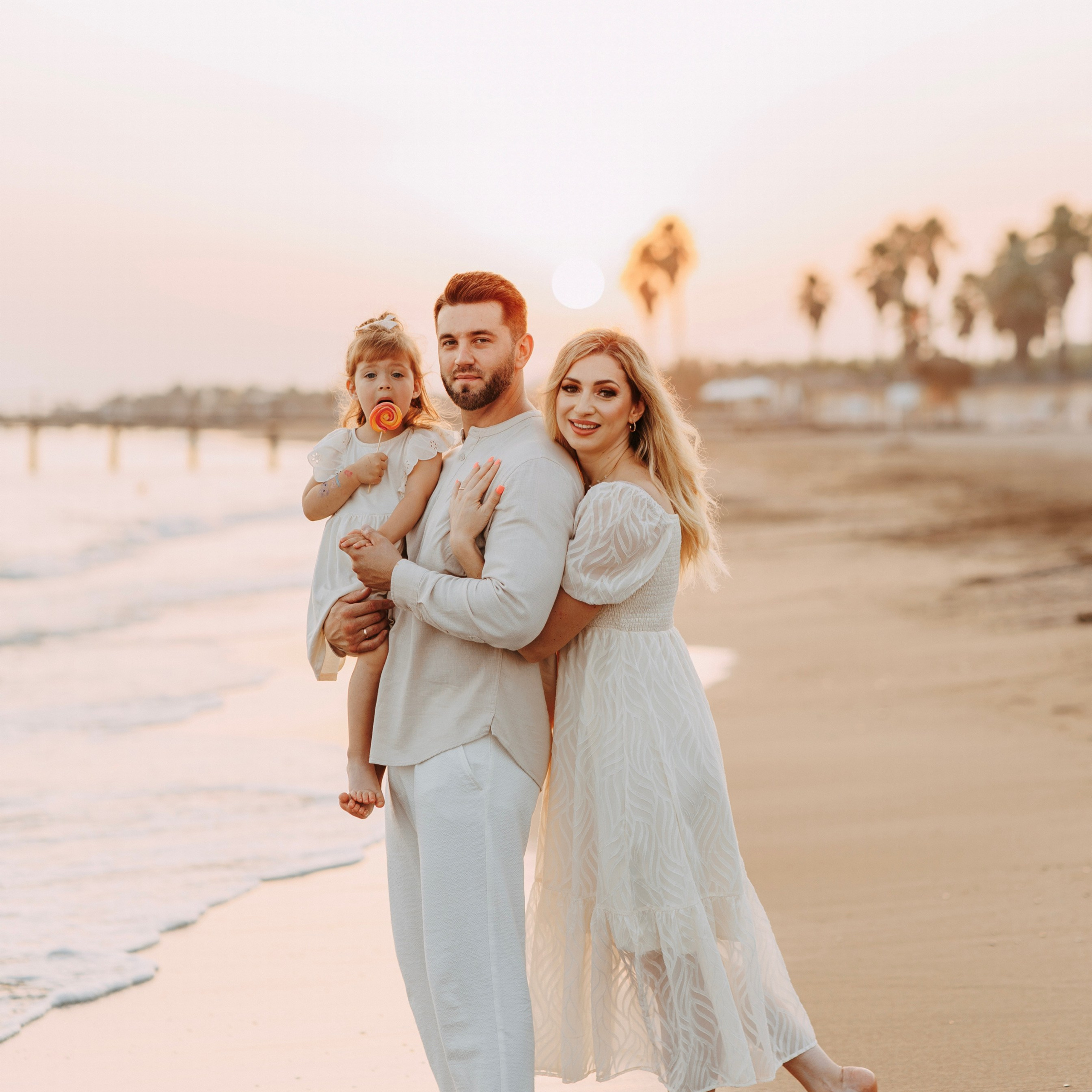 . Семейная фотосессия на пляже в Белеке. Алсу Девели. Фотограф в Алании в Турции, Аланья, Сиде, Белек, Анталия, Кемер, Конаклы, Окурджалар. Фотосъемки в Алании. Фотосессия в Алания