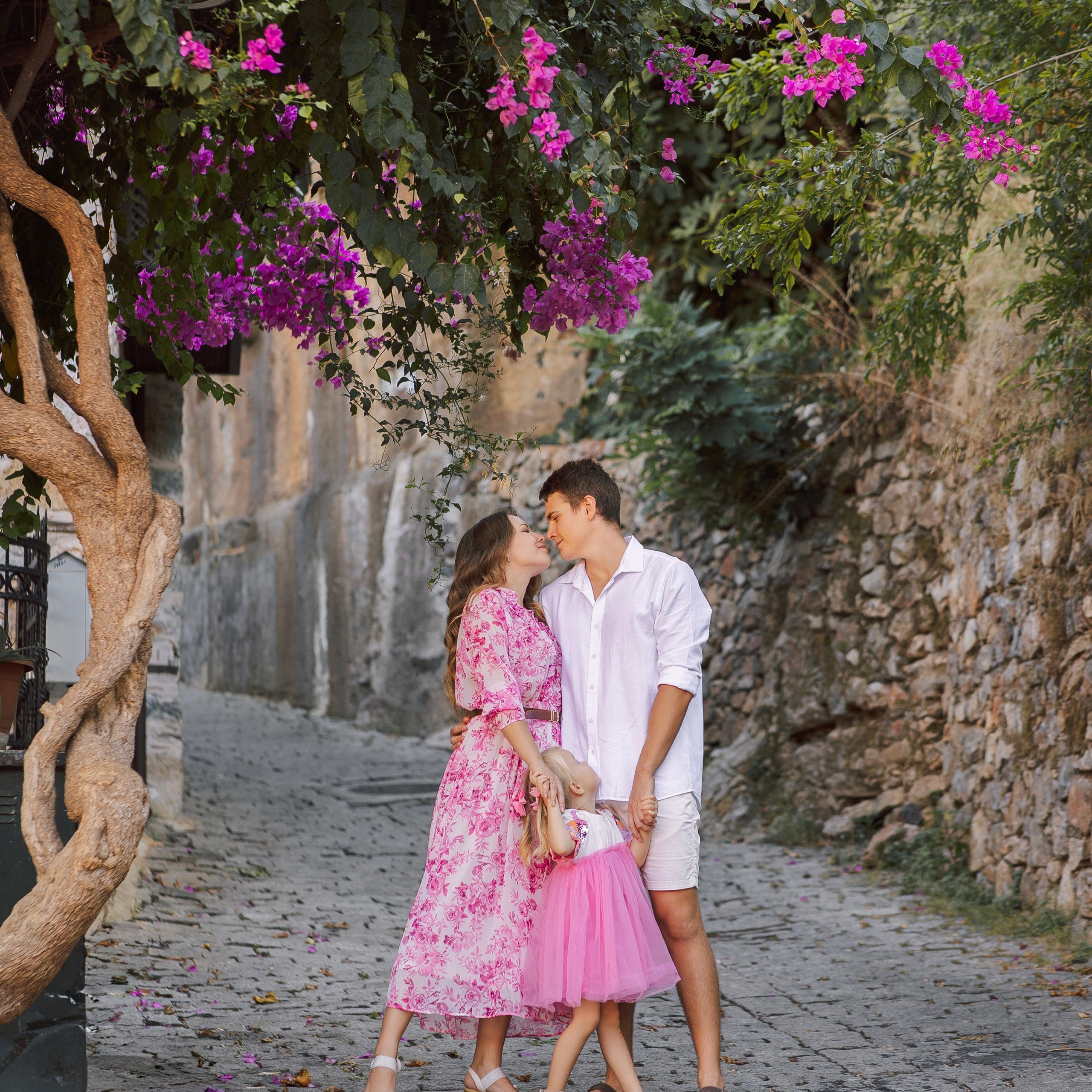 День. Колоритные улочки. Семейная съемка у крепости Алании. Алсу Девели. Фотограф в Алании в Турции, Аланья, Сиде, Белек, Анталия, Кемер, Конаклы, Окурджалар. Фотосъемки в Алании. Фотосессия в Алания