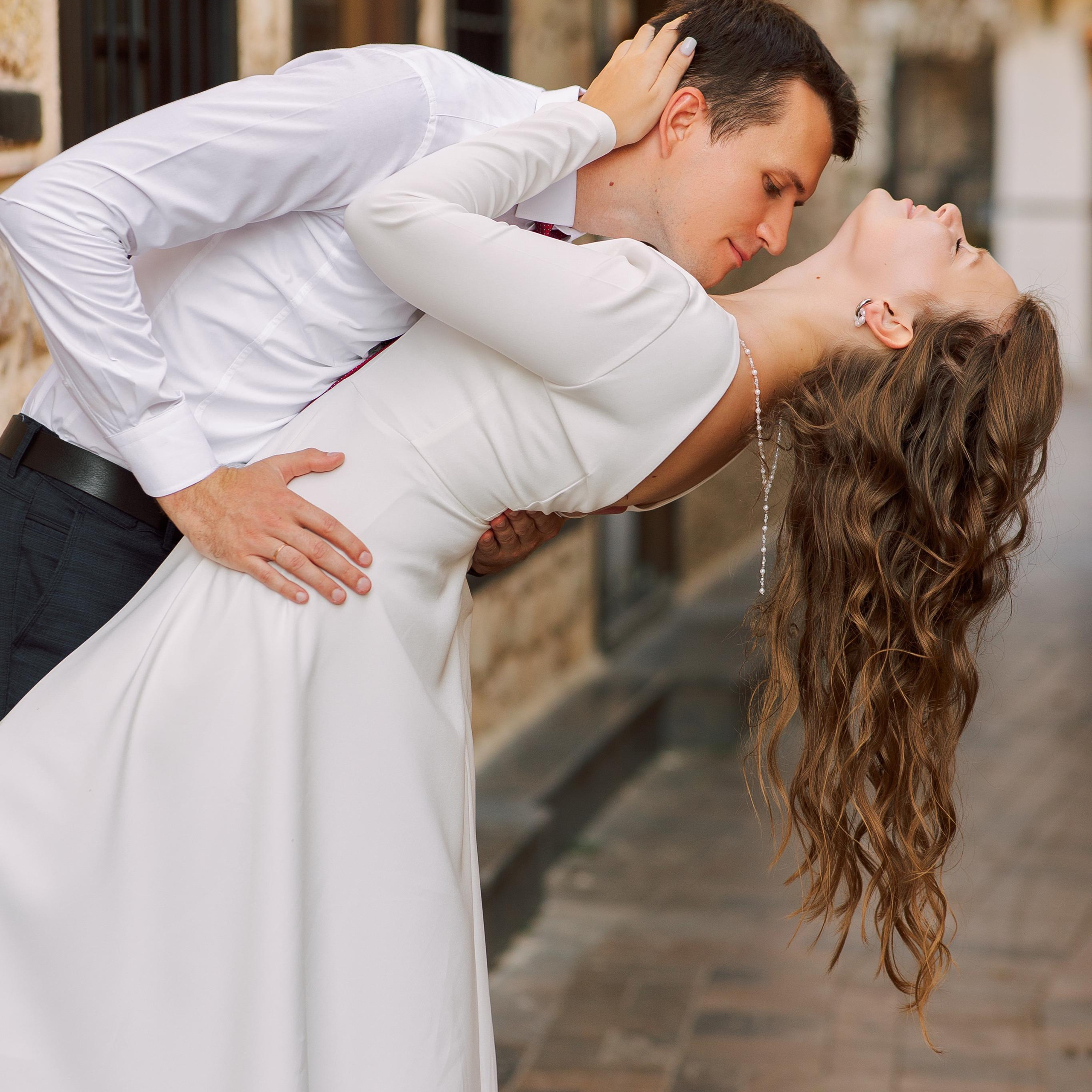 Wedding photo session in&nbsp;Antalya. Streets and beach.