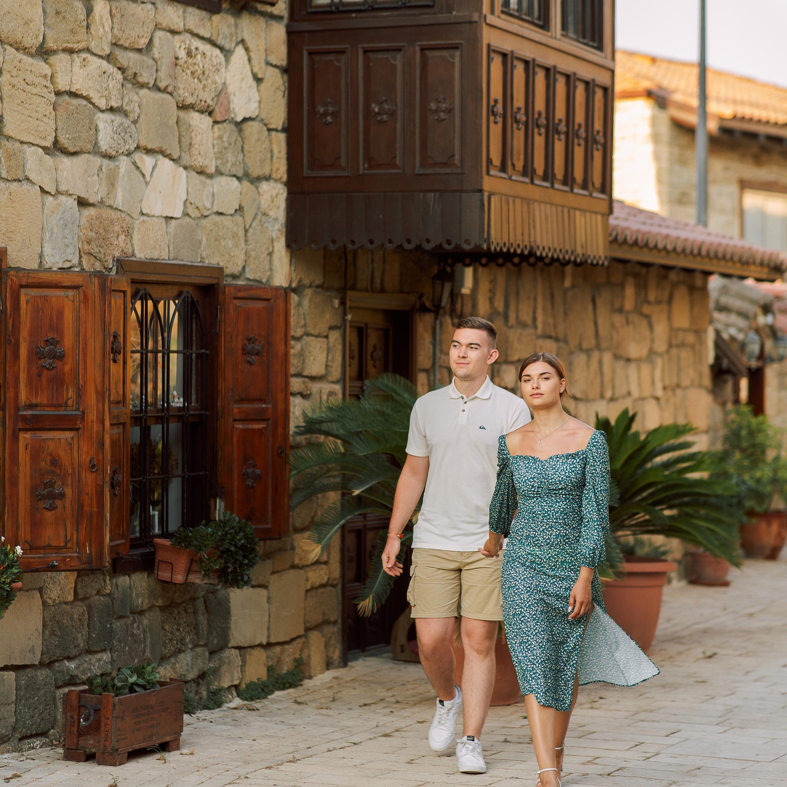 Marriage proposal in the ancient city of Side. Alsu Develi, Photographer in Turkey, Alanya, Side, Belek, Antalya, Kemer, Turkiye. Photoshooting in Alanya. Photosession in Belek, Side