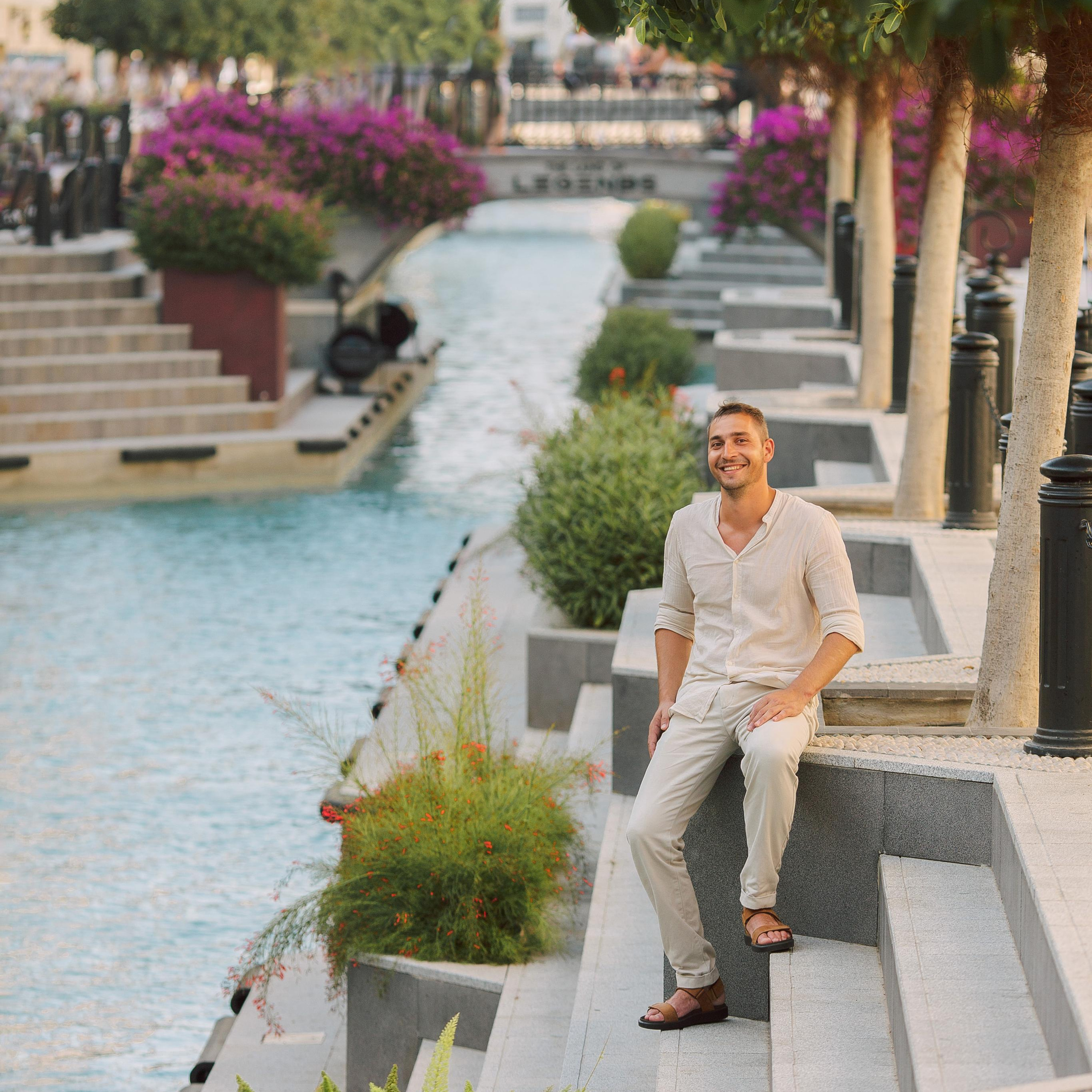 Family photo session in the Land of Legends park. Alsu Develi, Photographer in Turkey, Alanya, Side, Belek, Antalya, Kemer, Turkiye. Photoshooting in Alanya. Photosession in Belek, Side