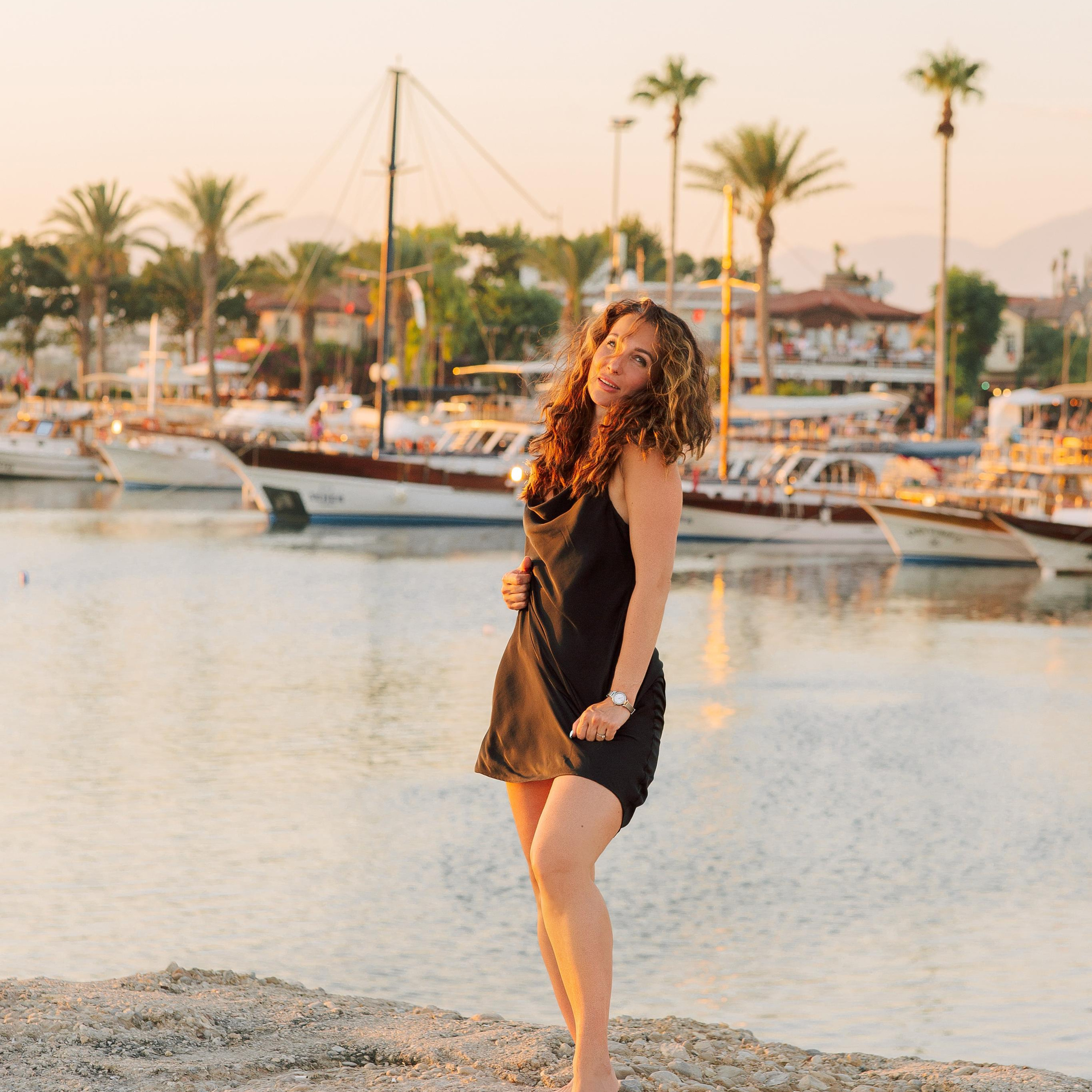 Индивидуальная фотосессия в  Сиде на закате. Алсу Девели. Фотограф в Алании в Турции, Аланья, Сиде, Белек, Анталия, Кемер, Конаклы, Окурджалар. Фотосъемки в Алании. Фотосессия в Алания