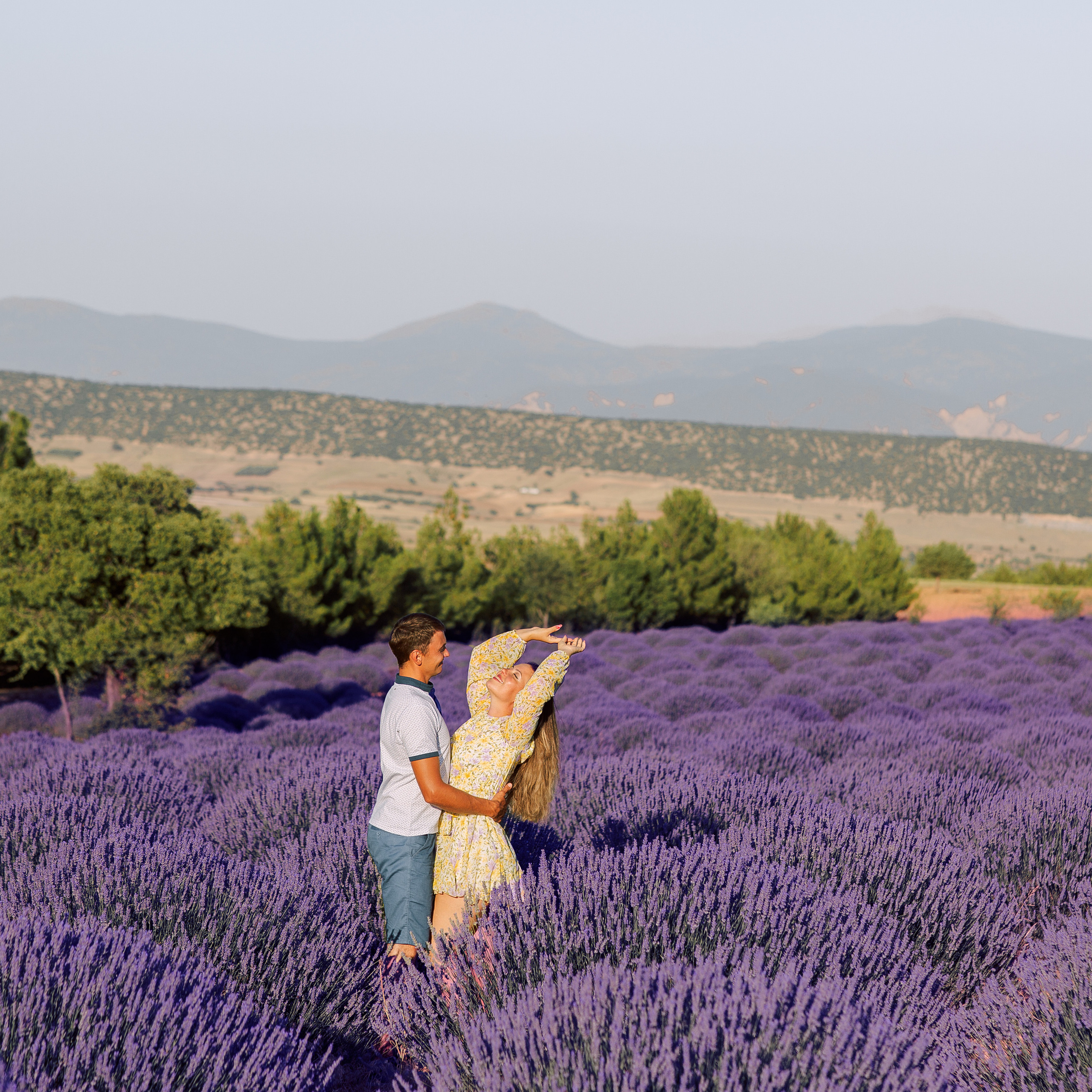 Love Story на лавандовых полях. Алсу Девели. Фотограф в Алании в Турции, Аланья, Сиде, Белек, Анталия, Кемер, Конаклы, Окурджалар. Фотосъемки в Алании. Фотосессия в Алания