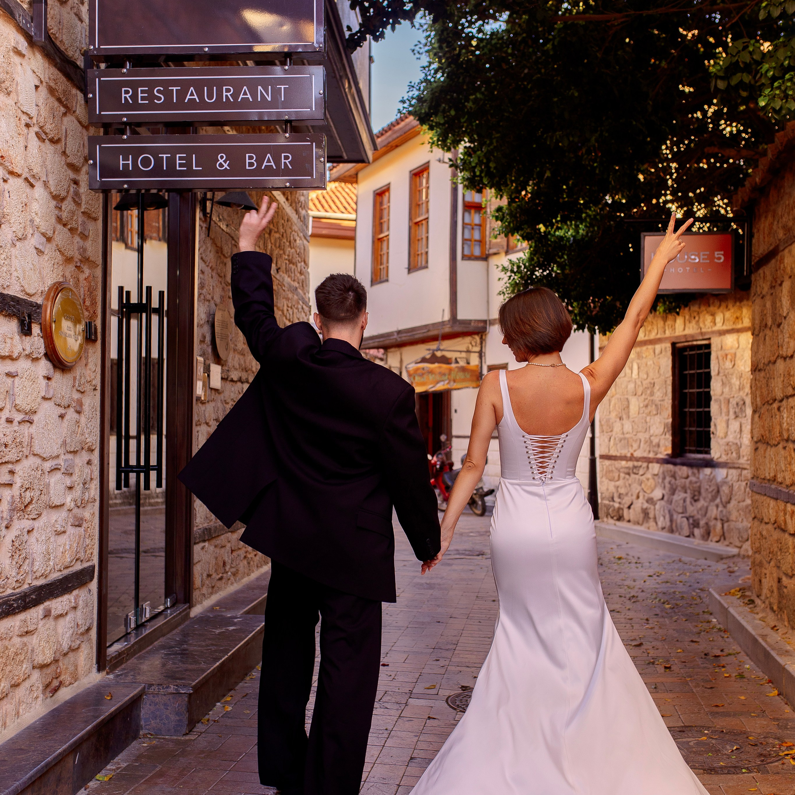 Wedding photo session in Kaleici Antalya…. Alsu Develi, Photographer in Turkey, Alanya, Side, Belek, Antalya, Kemer, Turkiye. Photoshooting in Alanya. Photosession in Belek, Side