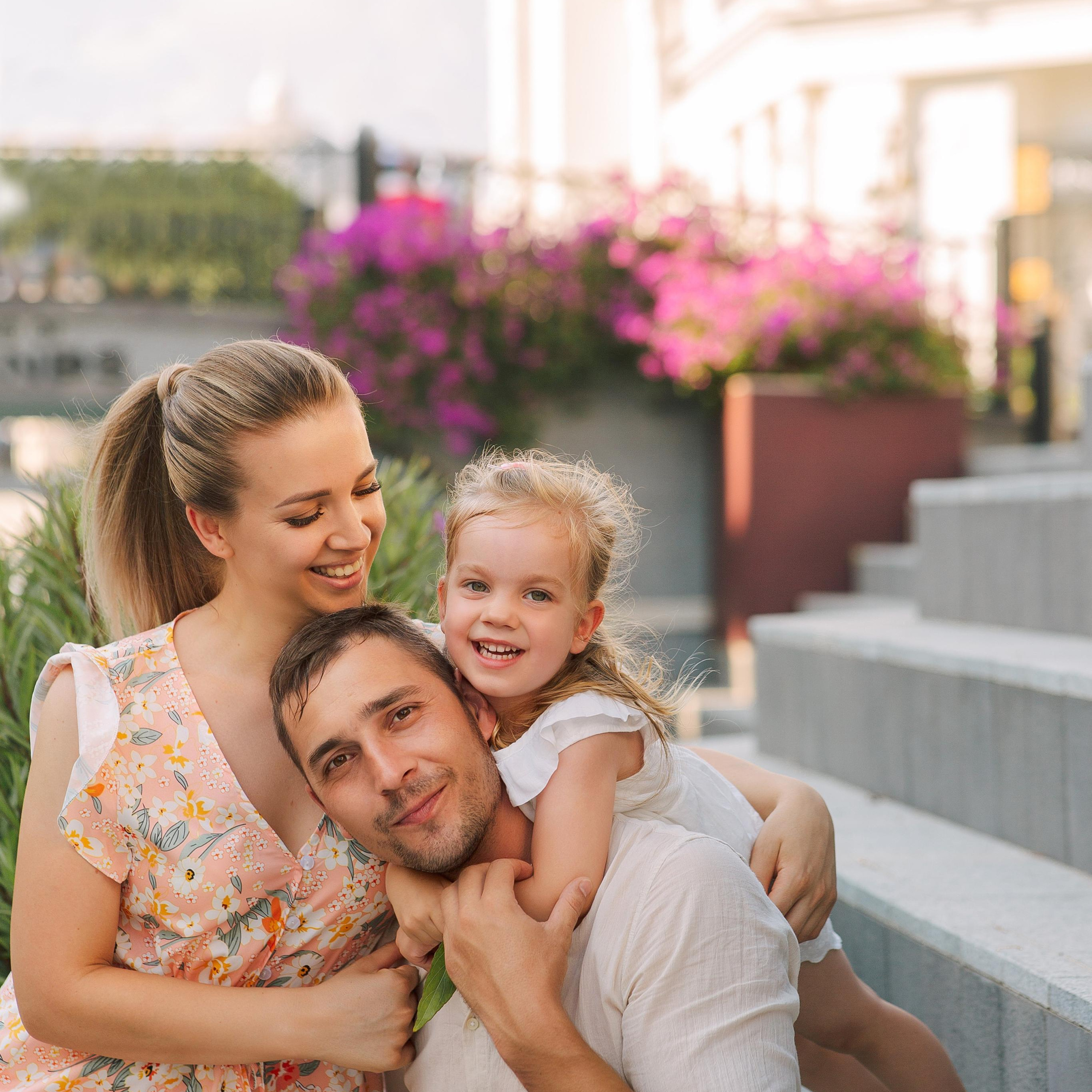 Family photo session in the Land of Legends park. Alsu Develi, Photographer in Turkey, Alanya, Side, Belek, Antalya, Kemer, Turkiye. Photoshooting in Alanya. Photosession in Belek, Side