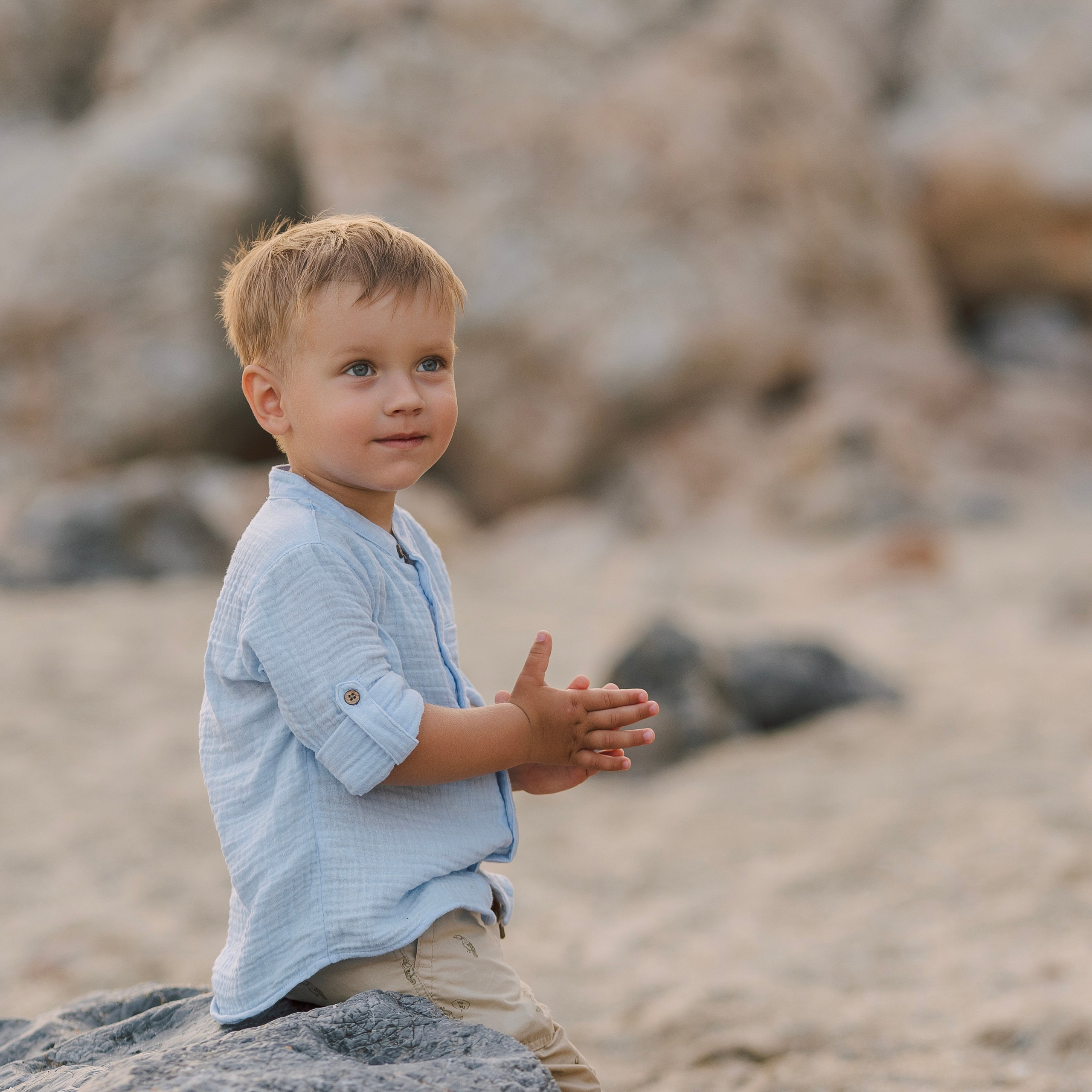 Sunset. Beach. Family photo session on Cleopatra beach at sunset in Alanya. Alanya. Alsu Develi, Photographer in Turkey, Alanya, Side, Belek, Antalya, Kemer, Turkiye. Photoshooting in Alanya. Photosession in Belek, Side