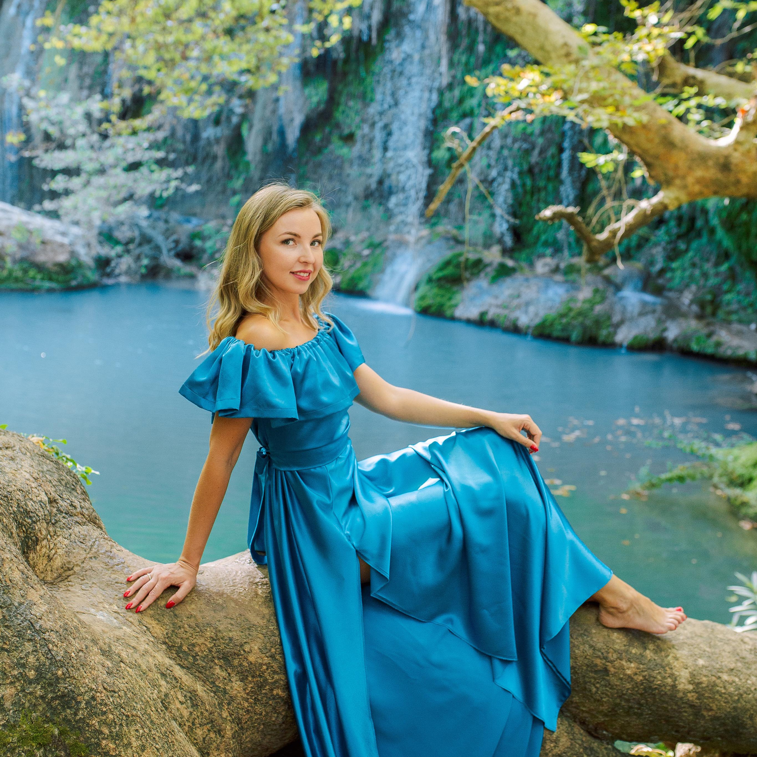 Day. Magic waterfall. Love story photo session of couples. Alsu Develi, Photographer in Turkey, Alanya, Side, Belek, Antalya, Kemer, Turkiye. Photoshooting in Alanya. Photosession in Belek, Side