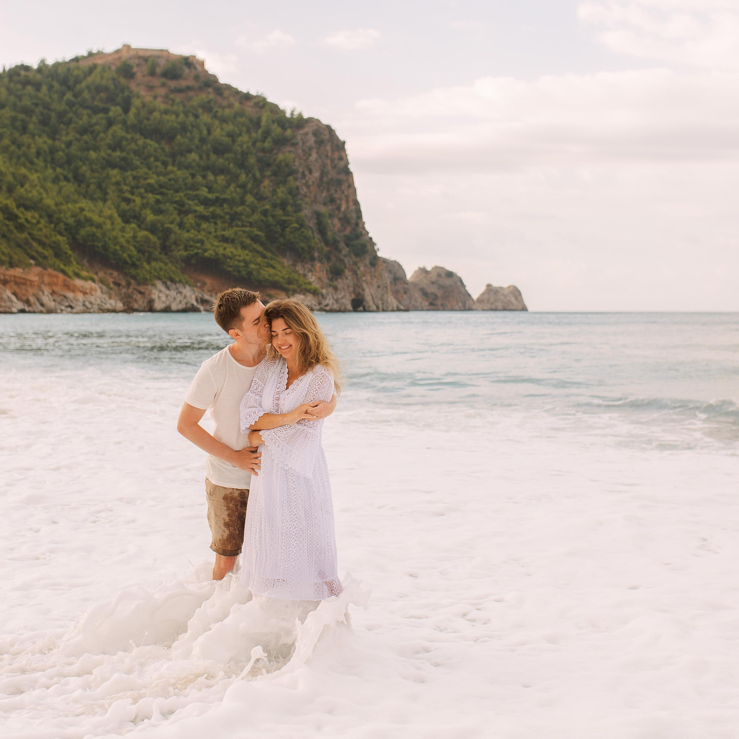 Photo shoot on Cleopatra Beach Alanya. Alsu Develi, Photographer in Turkey, Alanya, Side, Belek, Antalya, Kemer, Turkiye. Photoshooting in Alanya. Photosession in Belek, Side