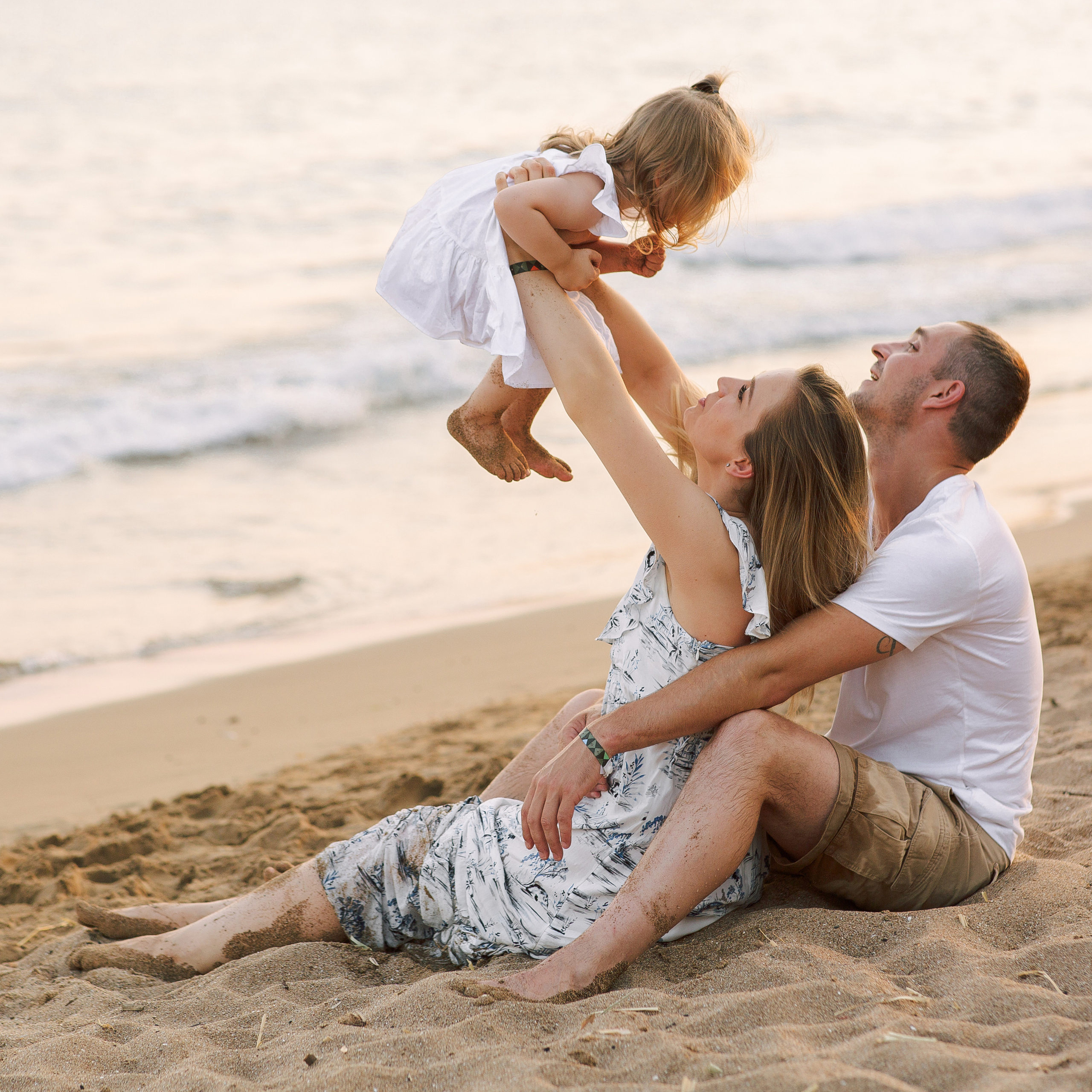 Семейная фотосессия на пляже в Сиде на закате. Алсу Девели. Фотограф в Алании в Турции, Аланья, Сиде, Белек, Анталия, Кемер, Конаклы, Окурджалар. Фотосъемки в Алании. Фотосессия в Алания