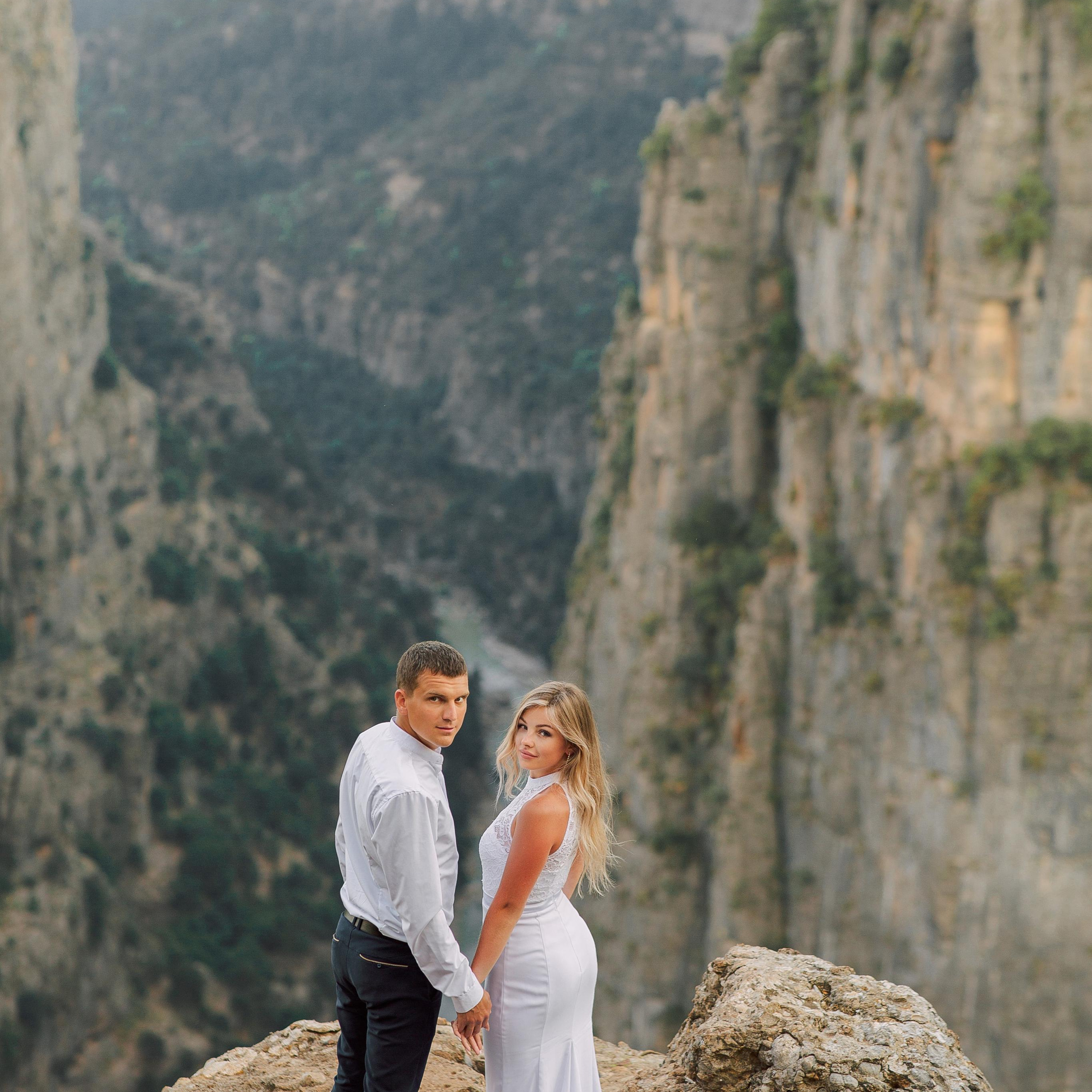 Wedding photo session on the Tazy canyon. Alsu Develi, Photographer in Turkey, Alanya, Side, Belek, Antalya, Kemer, Turkiye. Photoshooting in Alanya. Photosession in Belek, Side