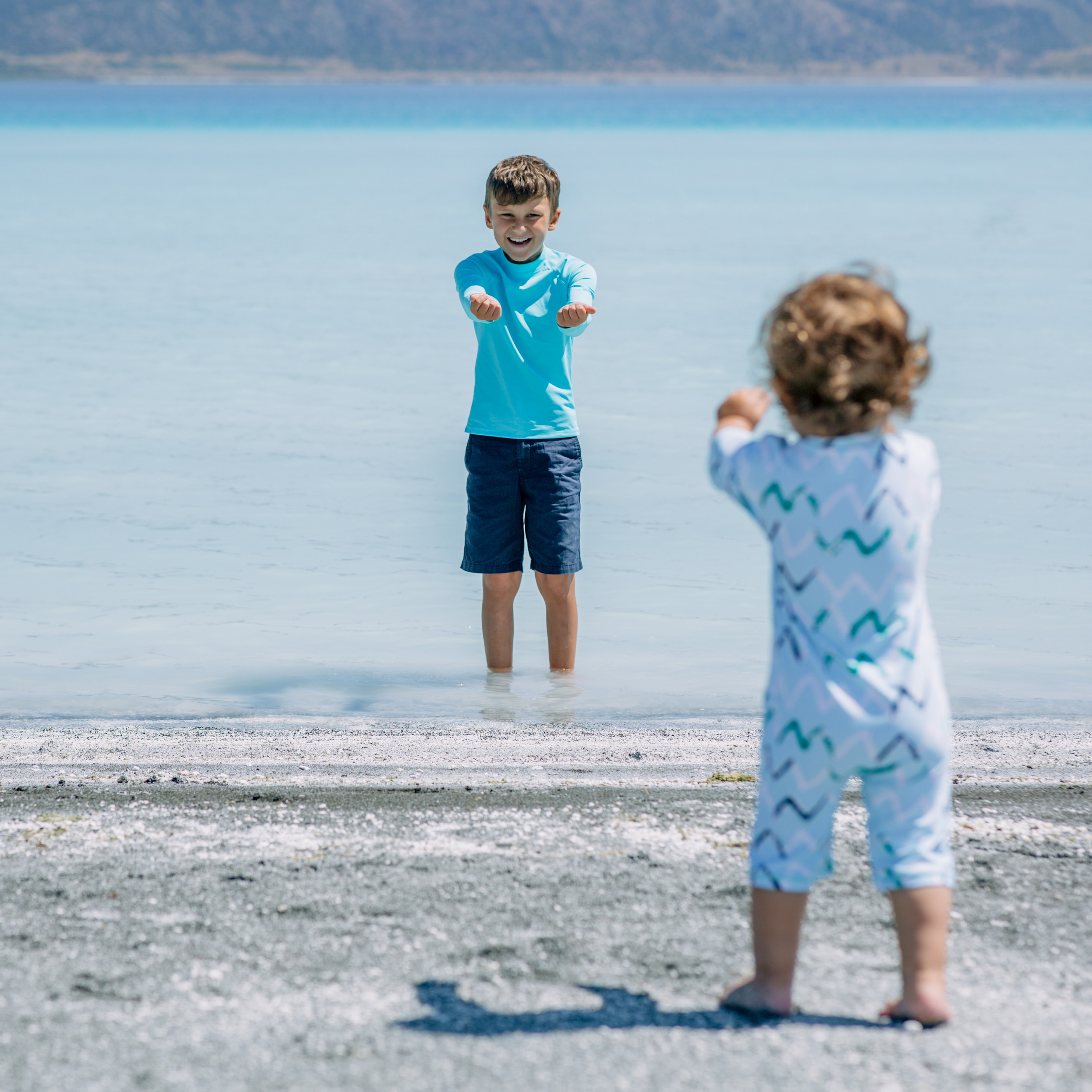 Family shooting at Salda Lake. Alsu Develi, Photographer in Turkey, Alanya, Side, Belek, Antalya, Kemer, Turkiye. Photoshooting in Alanya. Photosession in Belek, Side