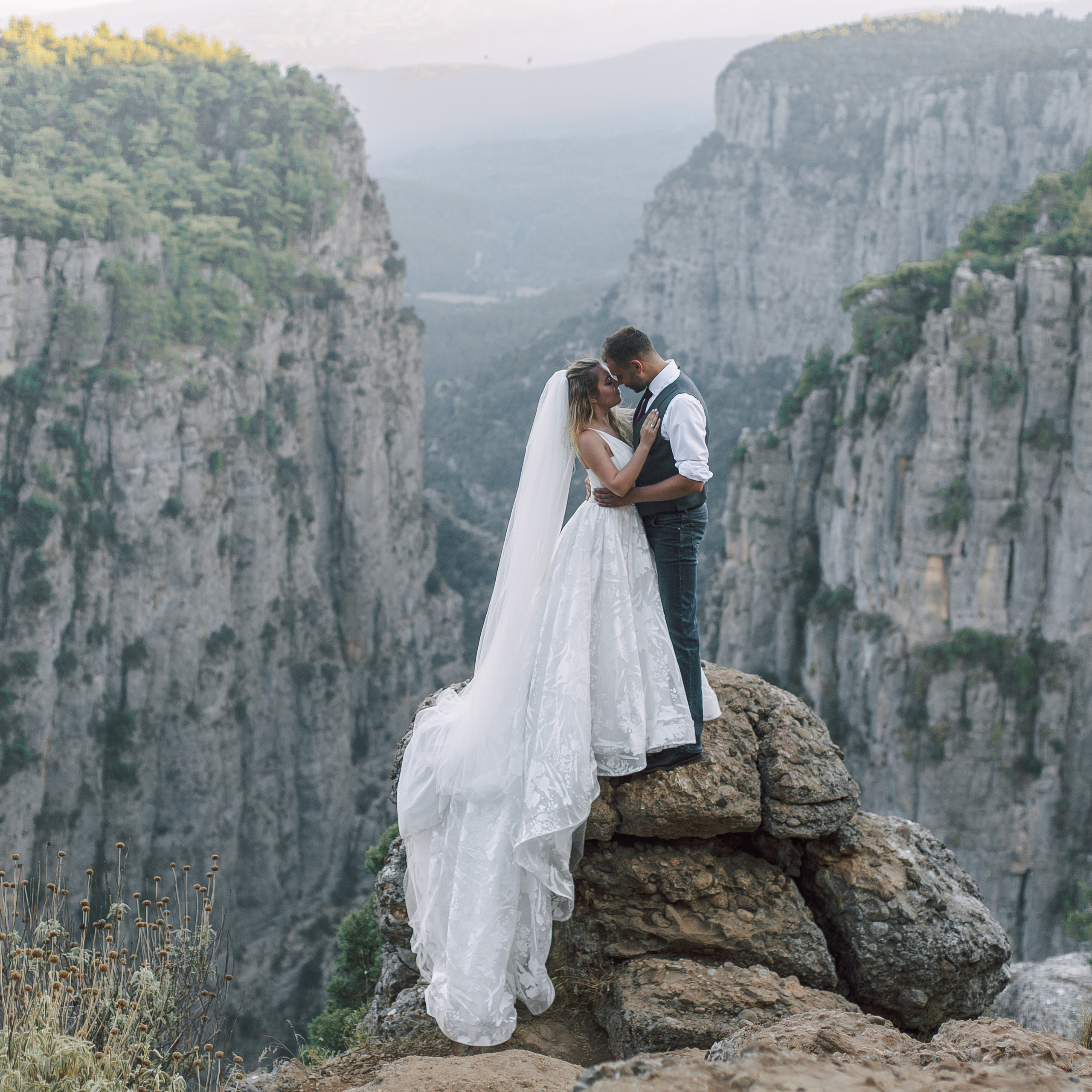 Свадебная фотосессия у каньона Тазы. Алсу Девели. Фотограф в Алании в Турции, Аланья, Сиде, Белек, Анталия, Кемер, Конаклы, Окурджалар. Фотосъемки в Алании. Фотосессия в Алания