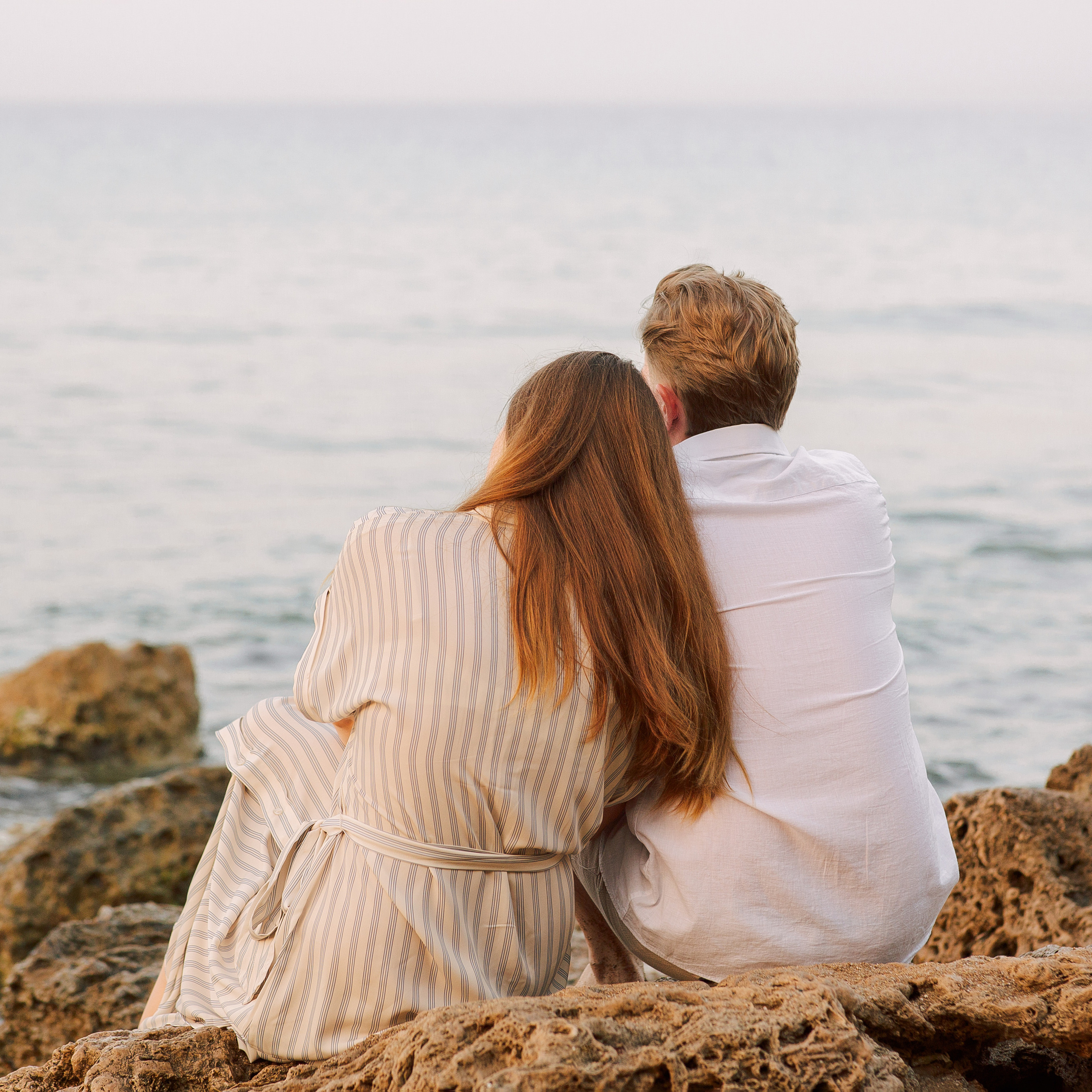 Sunrise. Love Story on the beach in Side. Alsu Develi, Photographer in Turkey, Alanya, Side, Belek, Antalya, Kemer, Turkiye. Photoshooting in Alanya. Photosession in Belek, Side