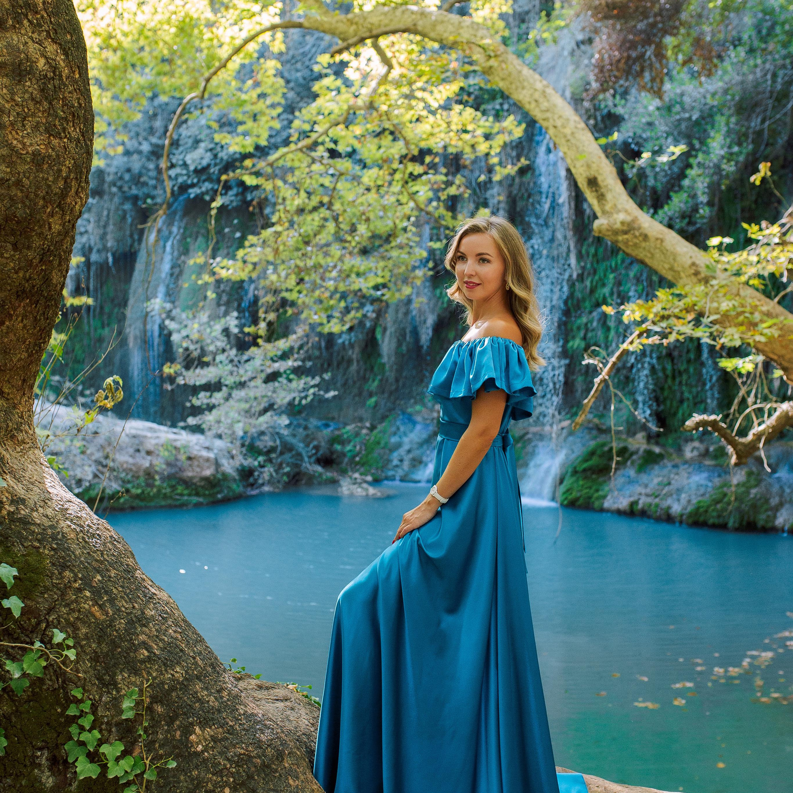 Day. Magic waterfall. Love story photo session of couples. Alsu Develi, Photographer in Turkey, Alanya, Side, Belek, Antalya, Kemer, Turkiye. Photoshooting in Alanya. Photosession in Belek, Side