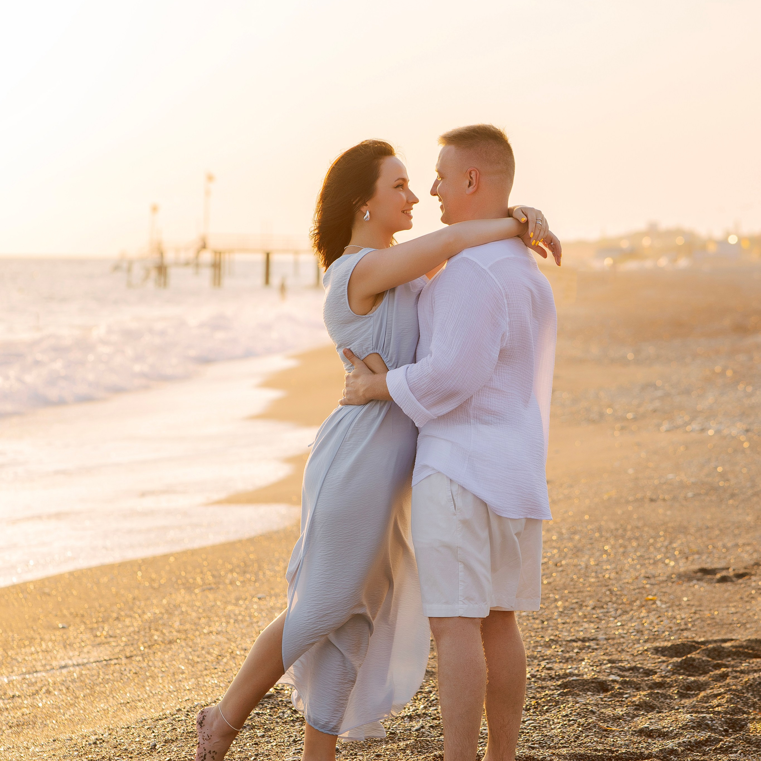 Family photo session on the beach in Side at sunset. Alsu Develi, Photographer in Turkey, Alanya, Side, Belek, Antalya, Kemer, Turkiye. Photoshooting in Alanya. Photosession in Belek, Side