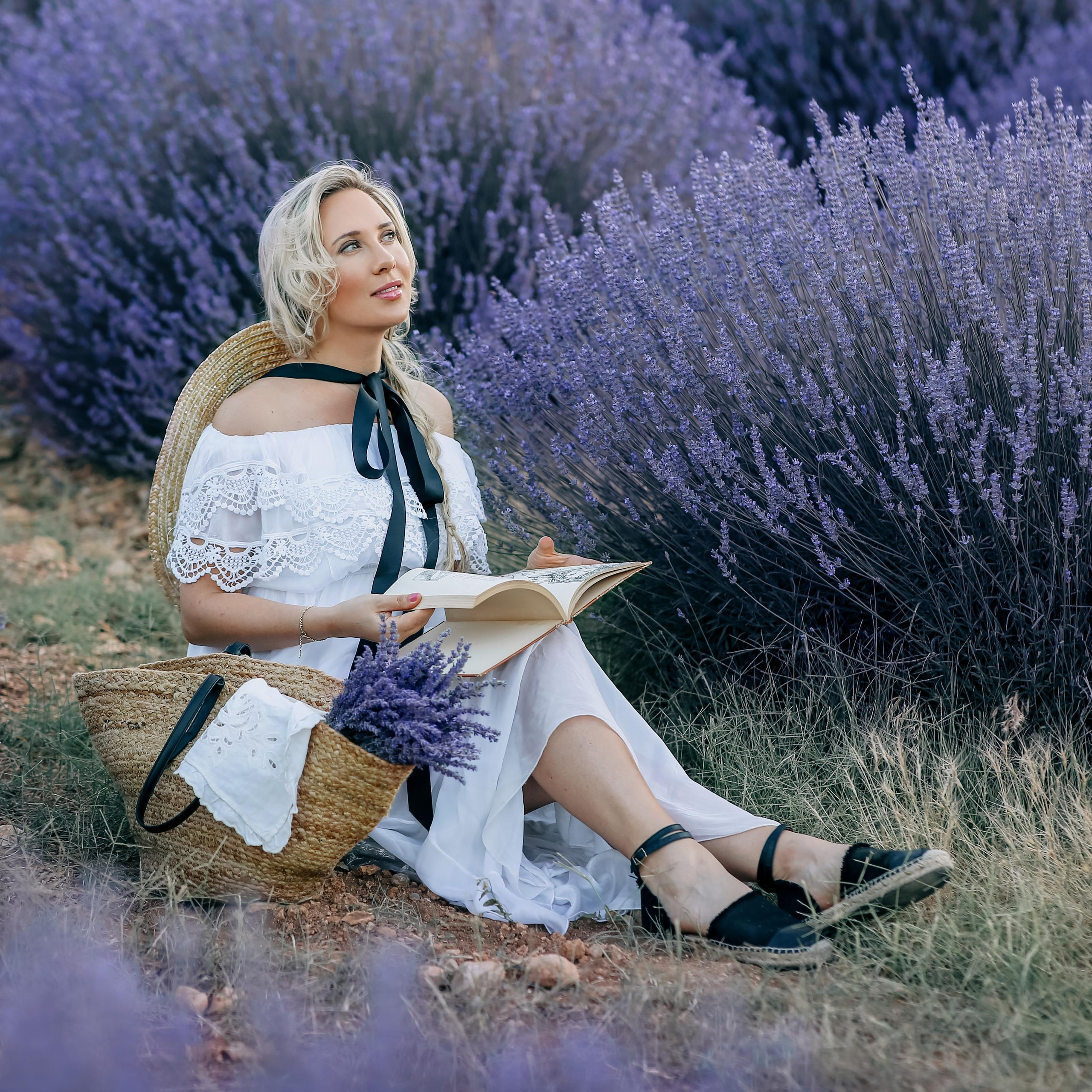 Фотосессия на лавандовом поле. Алсу Девели. Фотограф в Алании в Турции, Аланья, Сиде, Белек, Анталия, Кемер, Конаклы, Окурджалар. Фотосъемки в Алании. Фотосессия в Алания