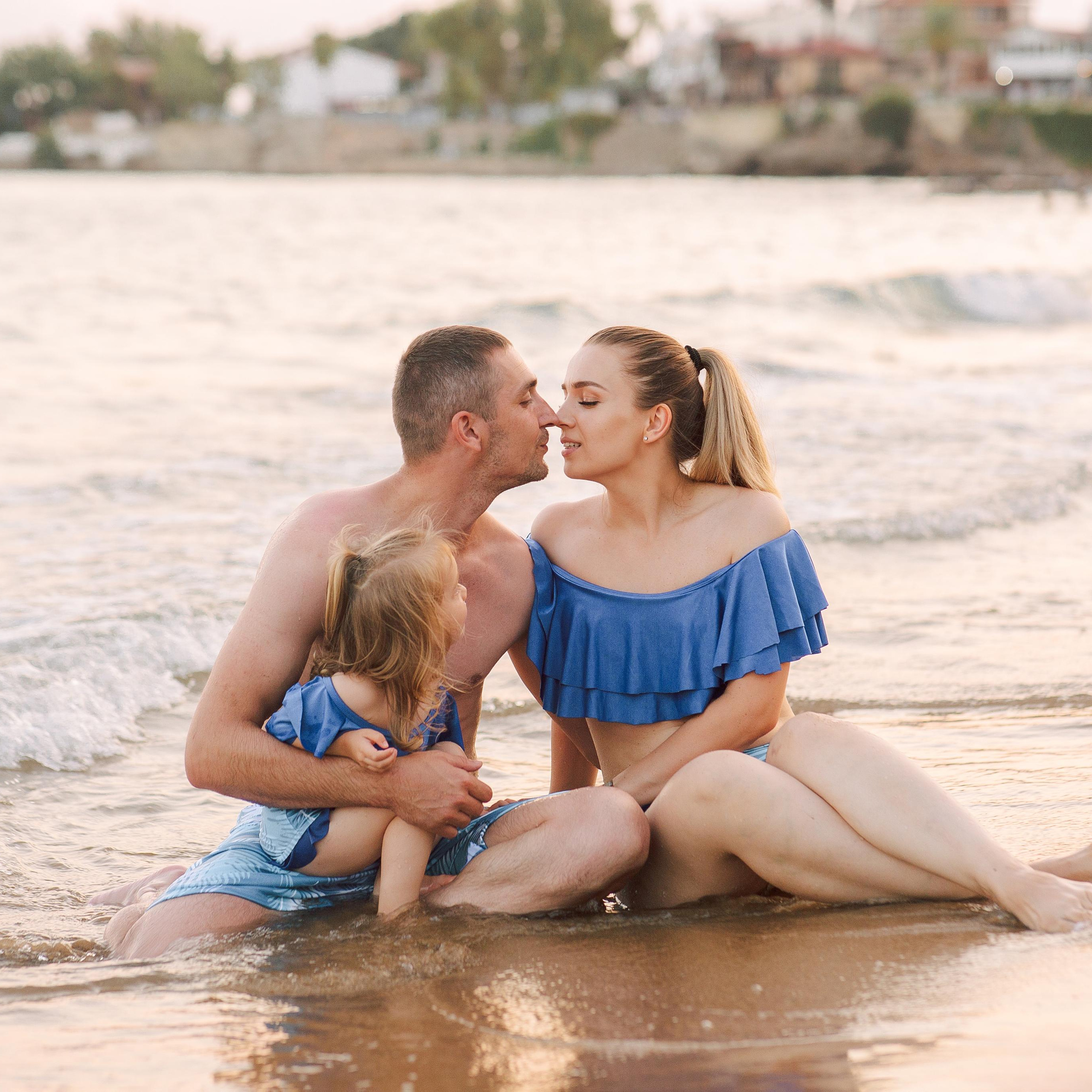 Семейная фотосессия на пляже в Сиде на закате. Алсу Девели. Фотограф в Алании в Турции, Аланья, Сиде, Белек, Анталия, Кемер, Конаклы, Окурджалар. Фотосъемки в Алании. Фотосессия в Алания