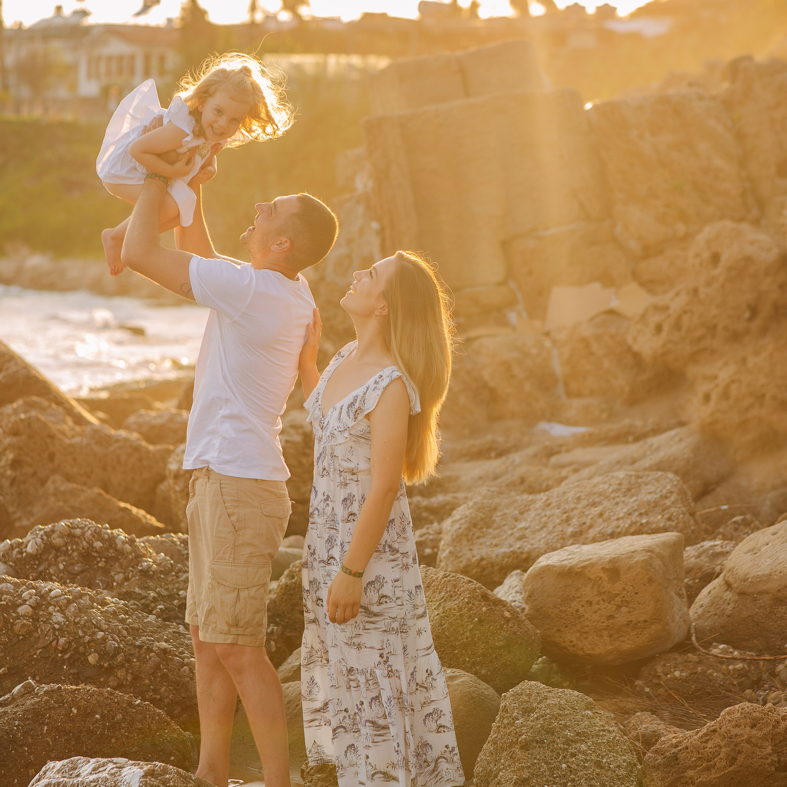 Семейная фотосессия на пляже в Сиде на закате. Алсу Девели. Фотограф в Алании в Турции, Аланья, Сиде, Белек, Анталия, Кемер, Конаклы, Окурджалар. Фотосъемки в Алании. Фотосессия в Алания