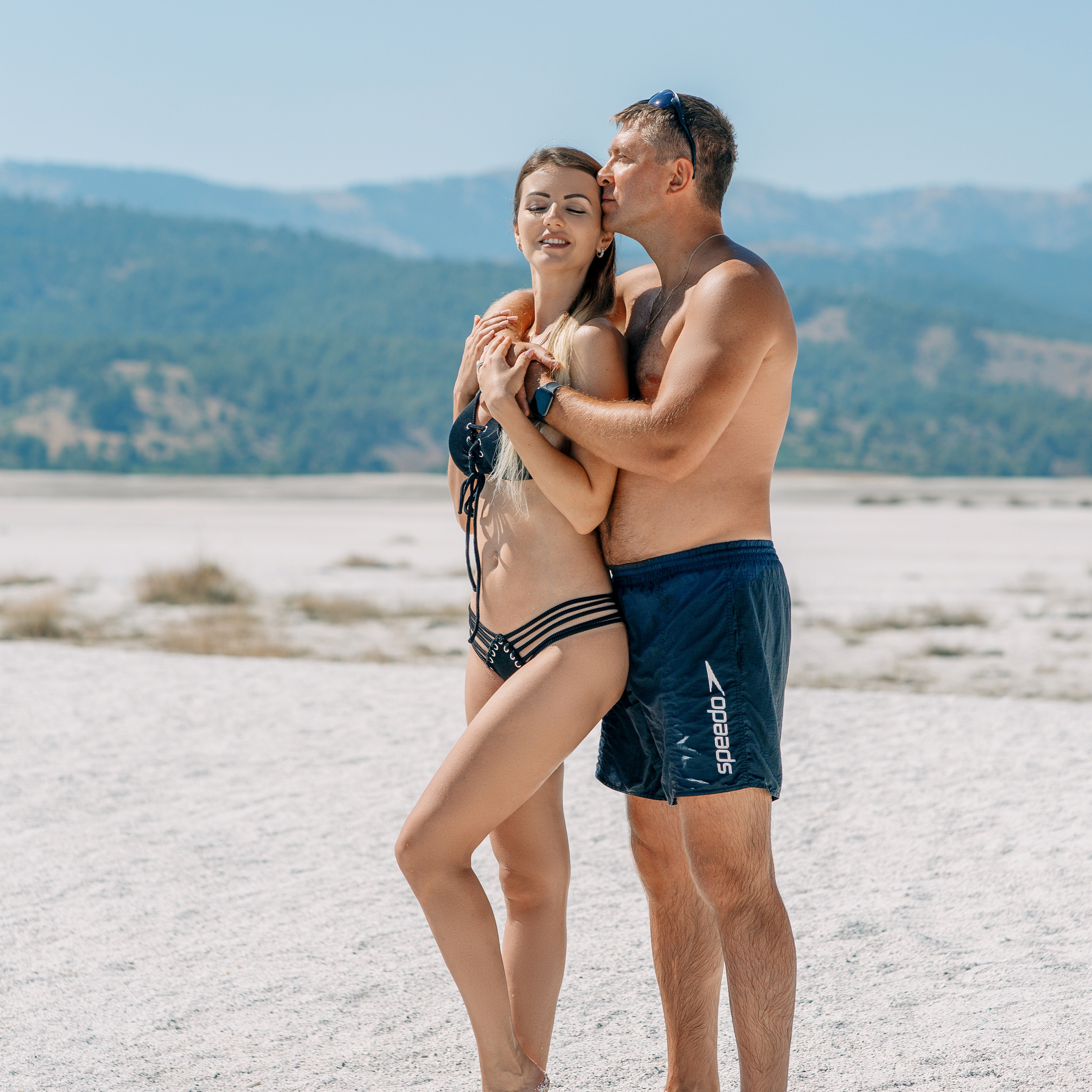 Романтическая съемка на озерe салда. Алсу Девели. Фотограф в Алании в Турции, Аланья, Сиде, Белек, Анталия, Кемер, Конаклы, Окурджалар. Фотосъемки в Алании. Фотосессия в Алания