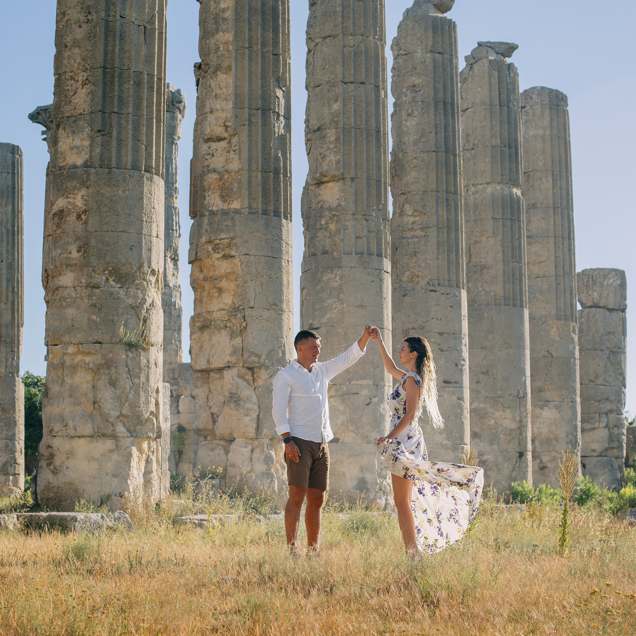 Фотосессия для пары в Мерсин. Алсу Девели. Фотограф в Алании в Турции, Аланья, Сиде, Белек, Анталия, Кемер, Конаклы, Окурджалар. Фотосъемки в Алании. Фотосессия в Алания