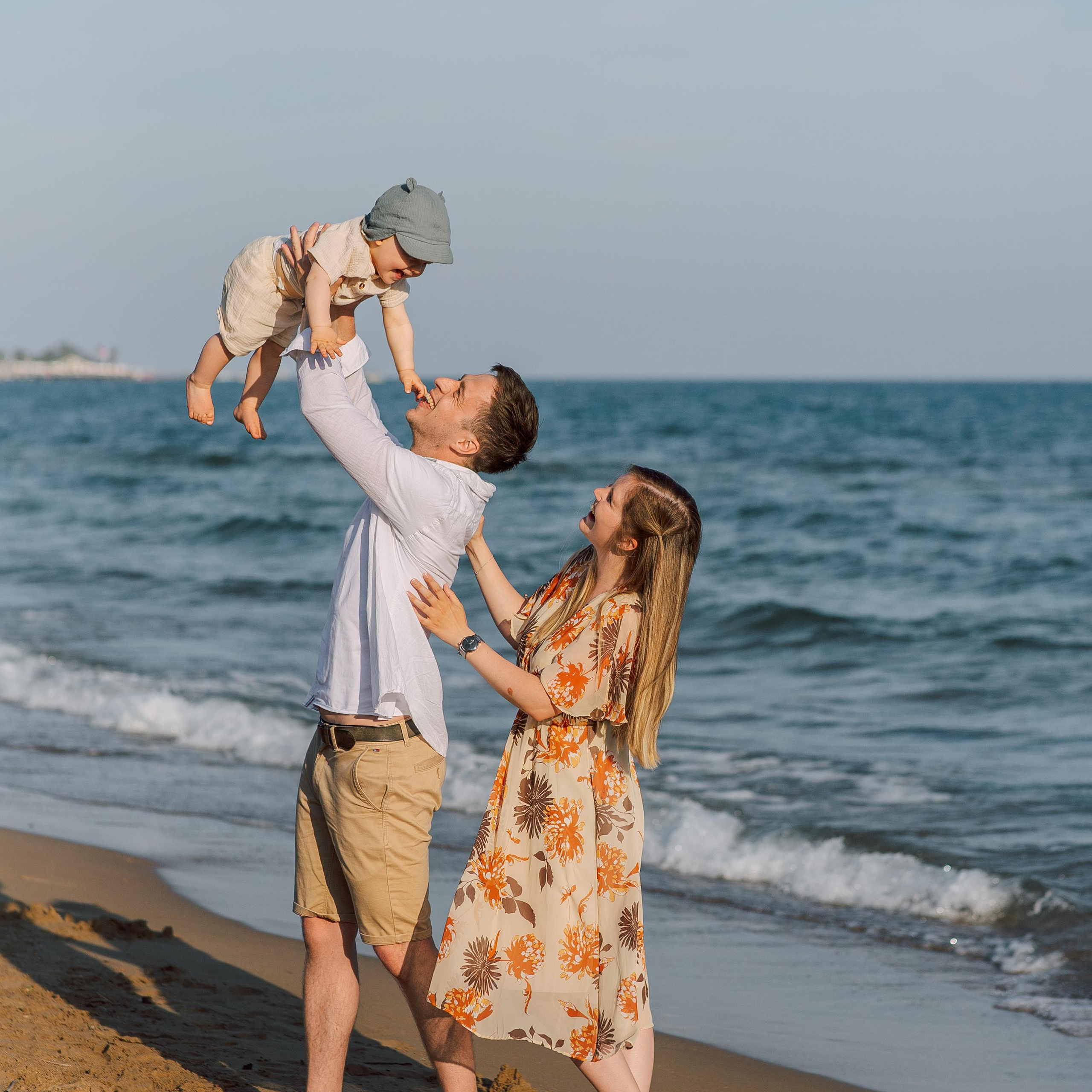 .Пляж. Закат.Семейная фотосессия на пляже в Сиде на закате. Алсу Девели. Фотограф в Алании в Турции, Аланья, Сиде, Белек, Анталия, Кемер, Конаклы, Окурджалар. Фотосъемки в Алании. Фотосессия в Алания