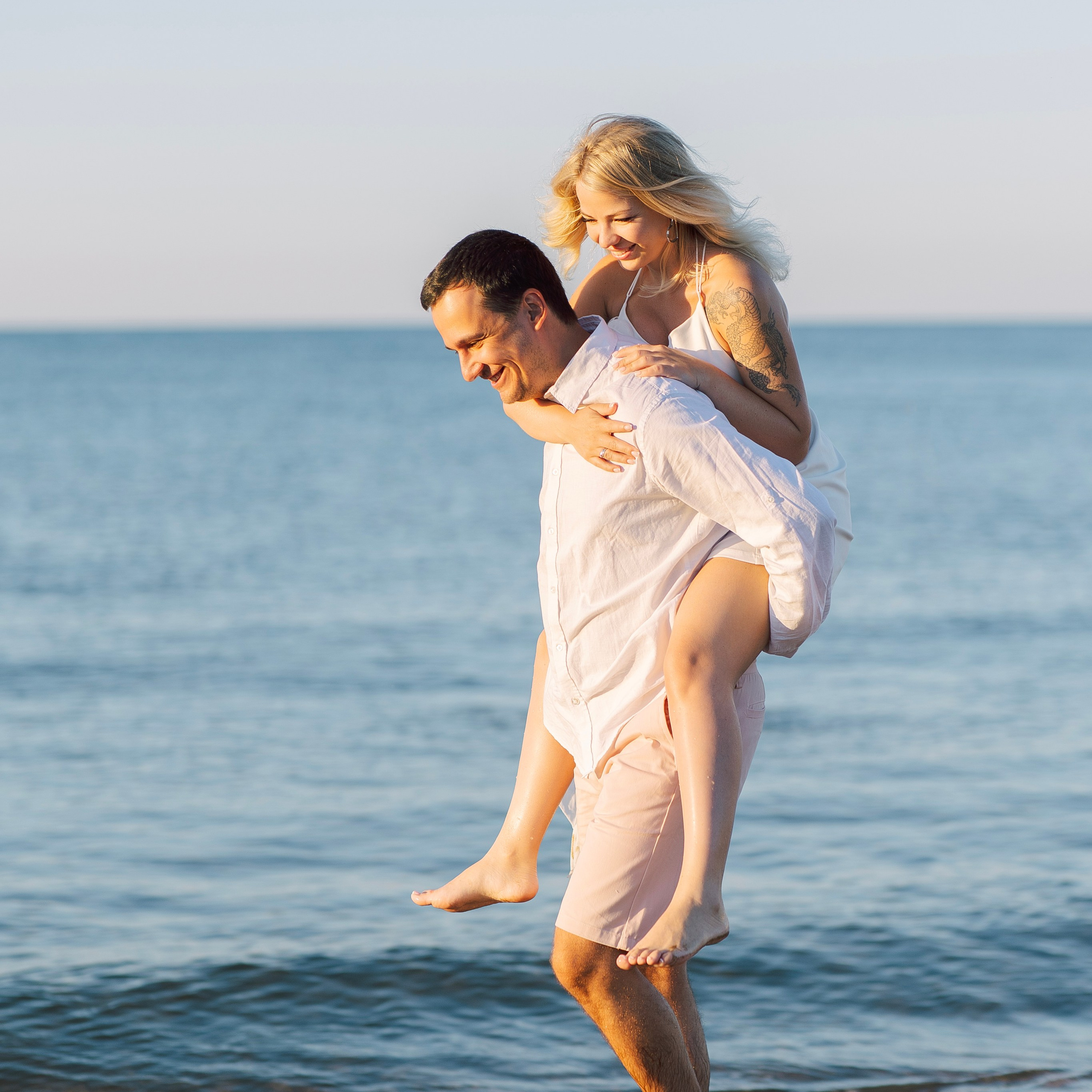 Закат. Love Story на пляже в Сиде на рассвете. Алсу Девели. Фотограф в Алании в Турции, Аланья, Сиде, Белек, Анталия, Кемер, Конаклы, Окурджалар. Фотосъемки в Алании. Фотосессия в Алания
