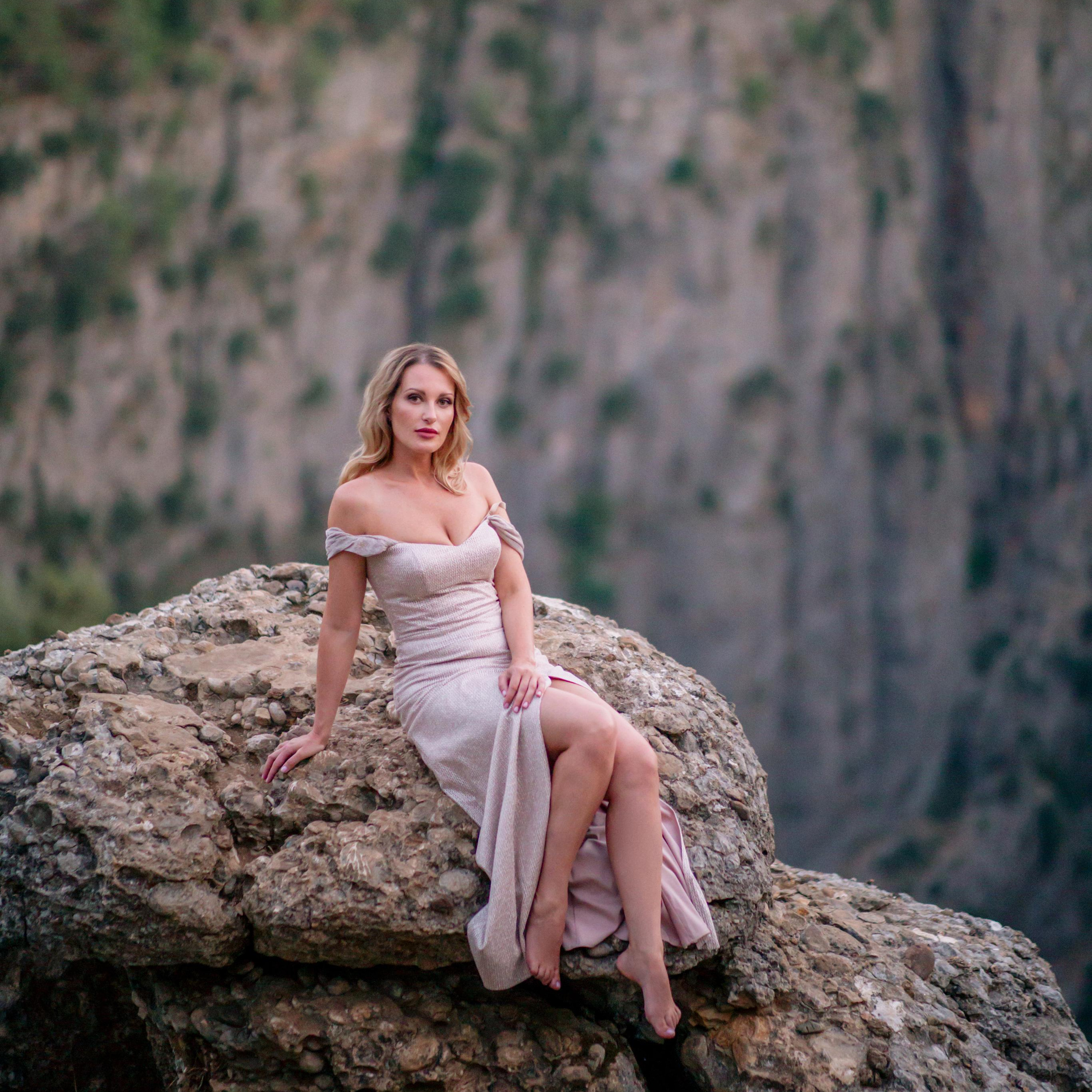 Individual photo shoot on Tazi Canyon. Alsu Develi, Photographer in Turkey, Alanya, Side, Belek, Antalya, Kemer, Turkiye. Photoshooting in Alanya. Photosession in Belek, Side