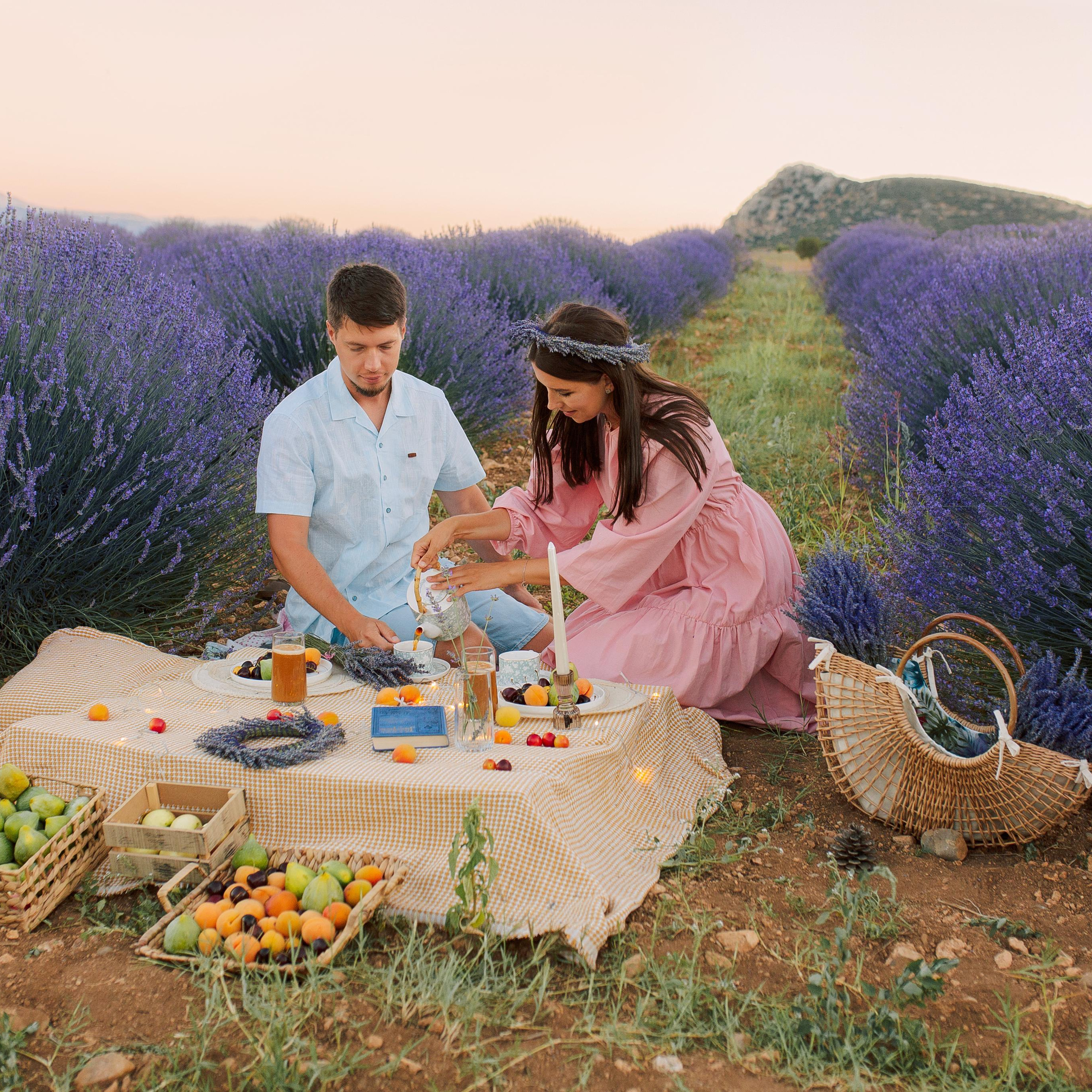 Семейная фотосессия на лавандовых полях. Алсу Девели. Фотограф в Алании в Турции, Аланья, Сиде, Белек, Анталия, Кемер, Конаклы, Окурджалар. Фотосъемки в Алании. Фотосессия в Алания