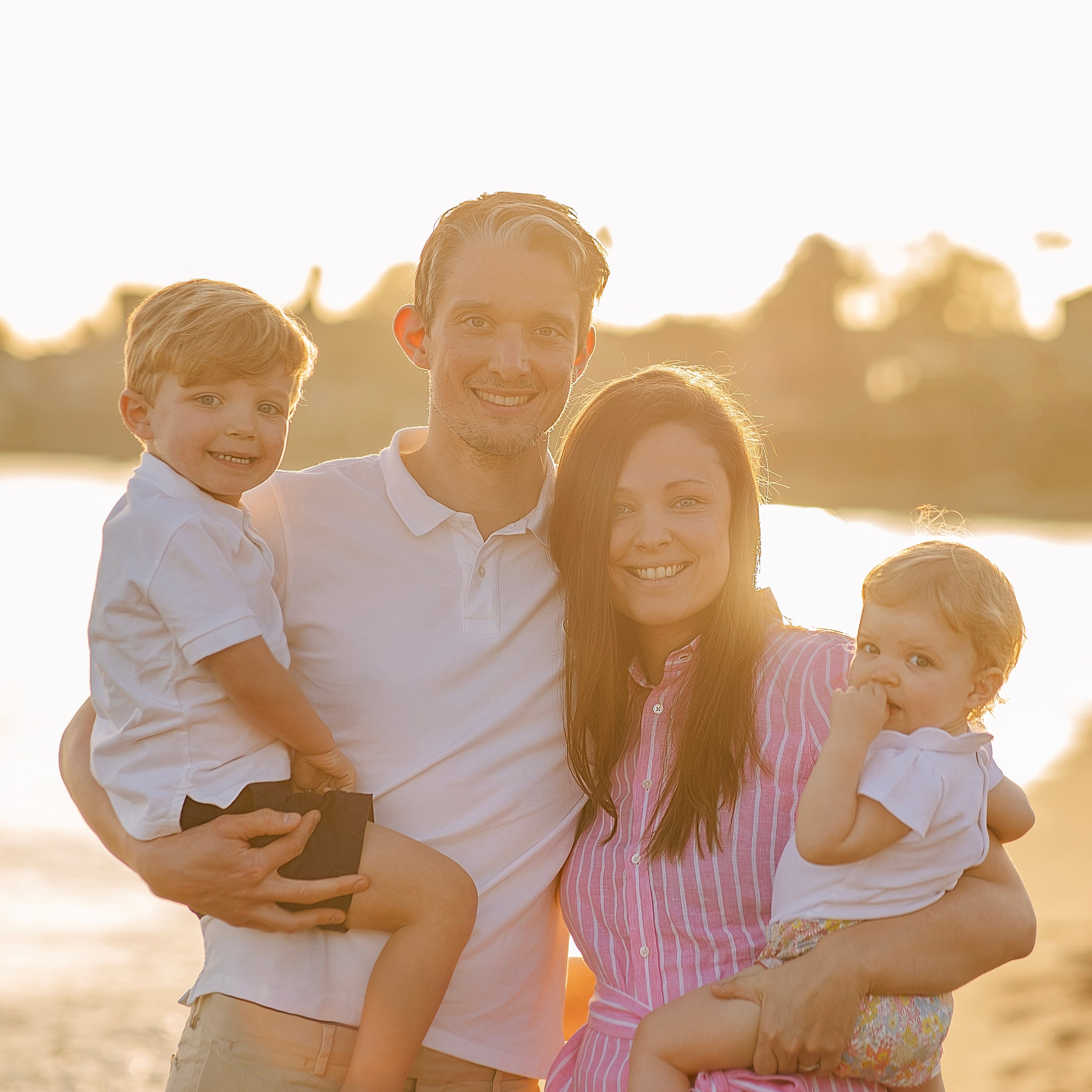 Семейная фотосессия на пляже в Сиде на закате. Алсу Девели. Фотограф в Алании в Турции, Аланья, Сиде, Белек, Анталия, Кемер, Конаклы, Окурджалар. Фотосъемки в Алании. Фотосессия в Алания