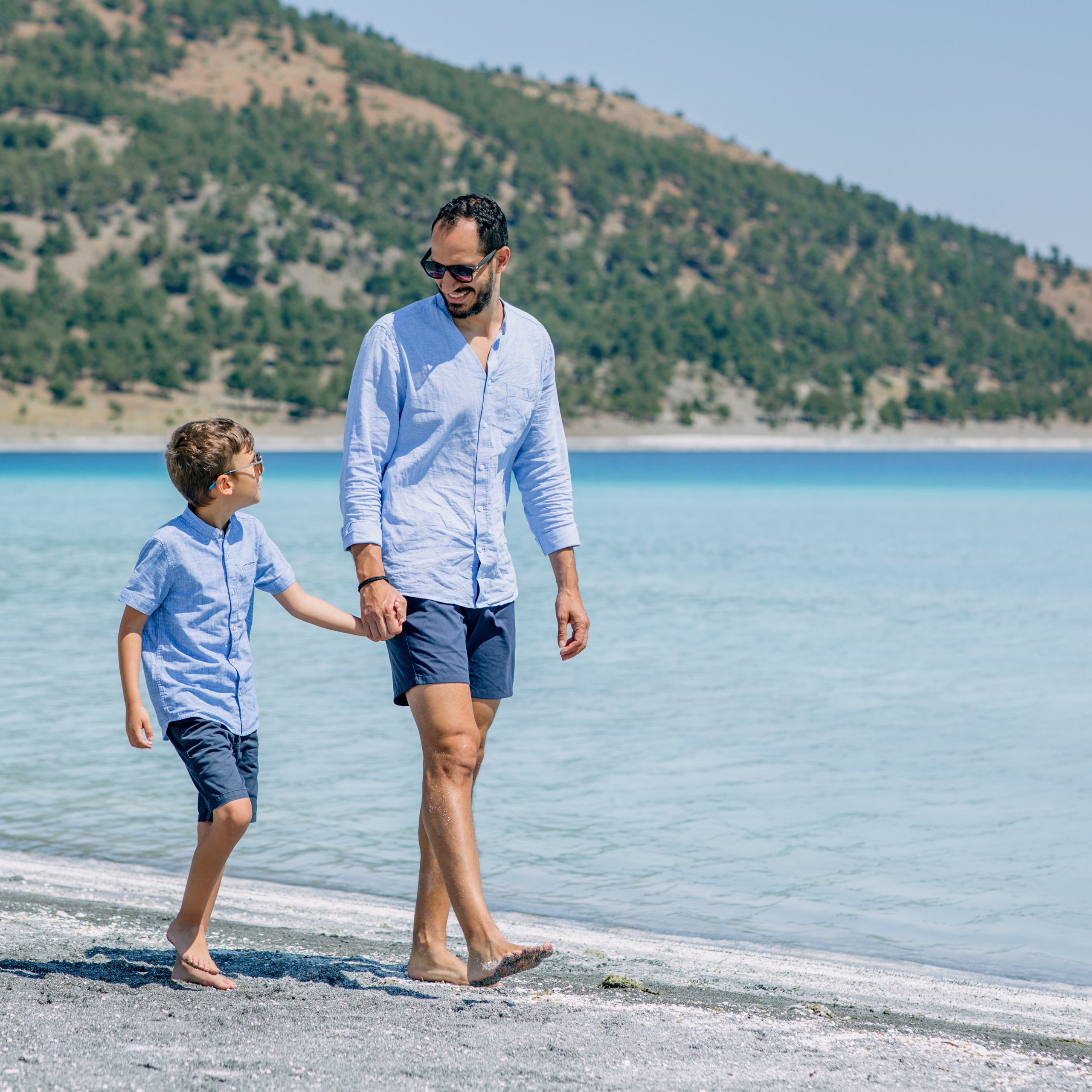 Family shooting at Salda Lake. Alsu Develi, Photographer in Turkey, Alanya, Side, Belek, Antalya, Kemer, Turkiye. Photoshooting in Alanya. Photosession in Belek, Side