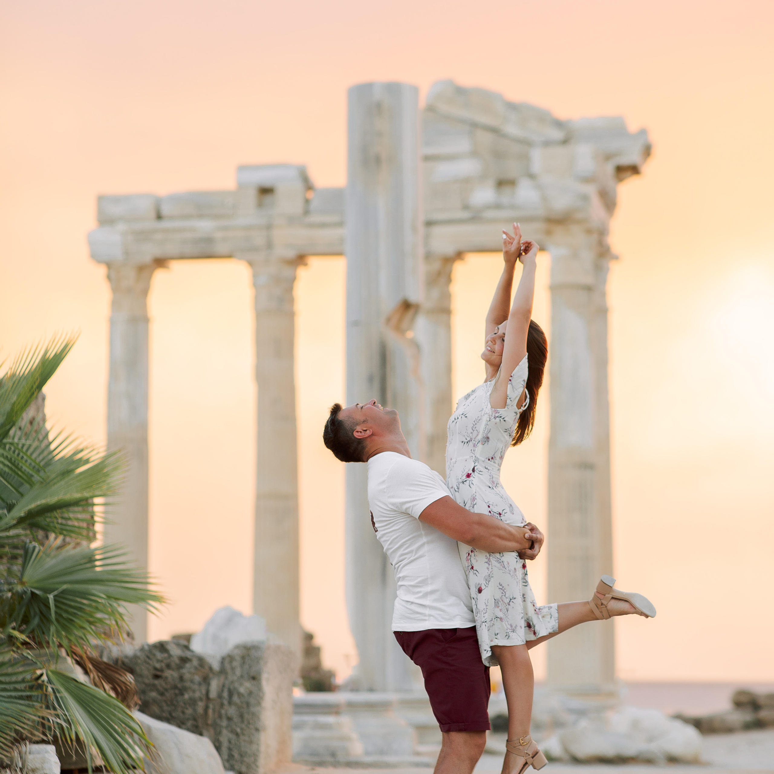Парная фотосессия в античном городе Сиде на закате. Алсу Девели. Фотограф в Алании в Турции, Аланья, Сиде, Белек, Анталия, Кемер, Конаклы, Окурджалар. Фотосъемки в Алании. Фотосессия в Алания