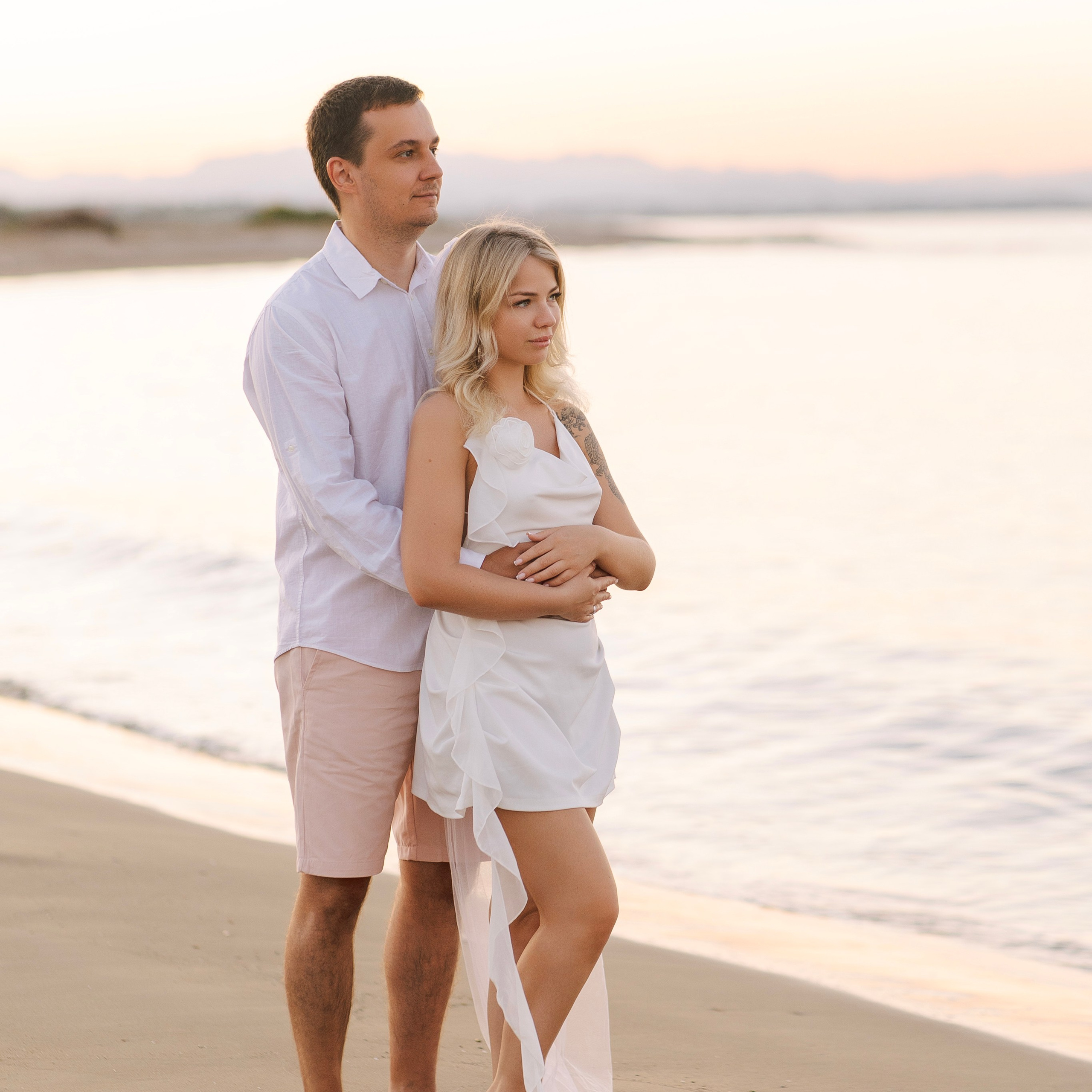 Закат. Love Story на пляже в Сиде на рассвете. Алсу Девели. Фотограф в Алании в Турции, Аланья, Сиде, Белек, Анталия, Кемер, Конаклы, Окурджалар. Фотосъемки в Алании. Фотосессия в Алания