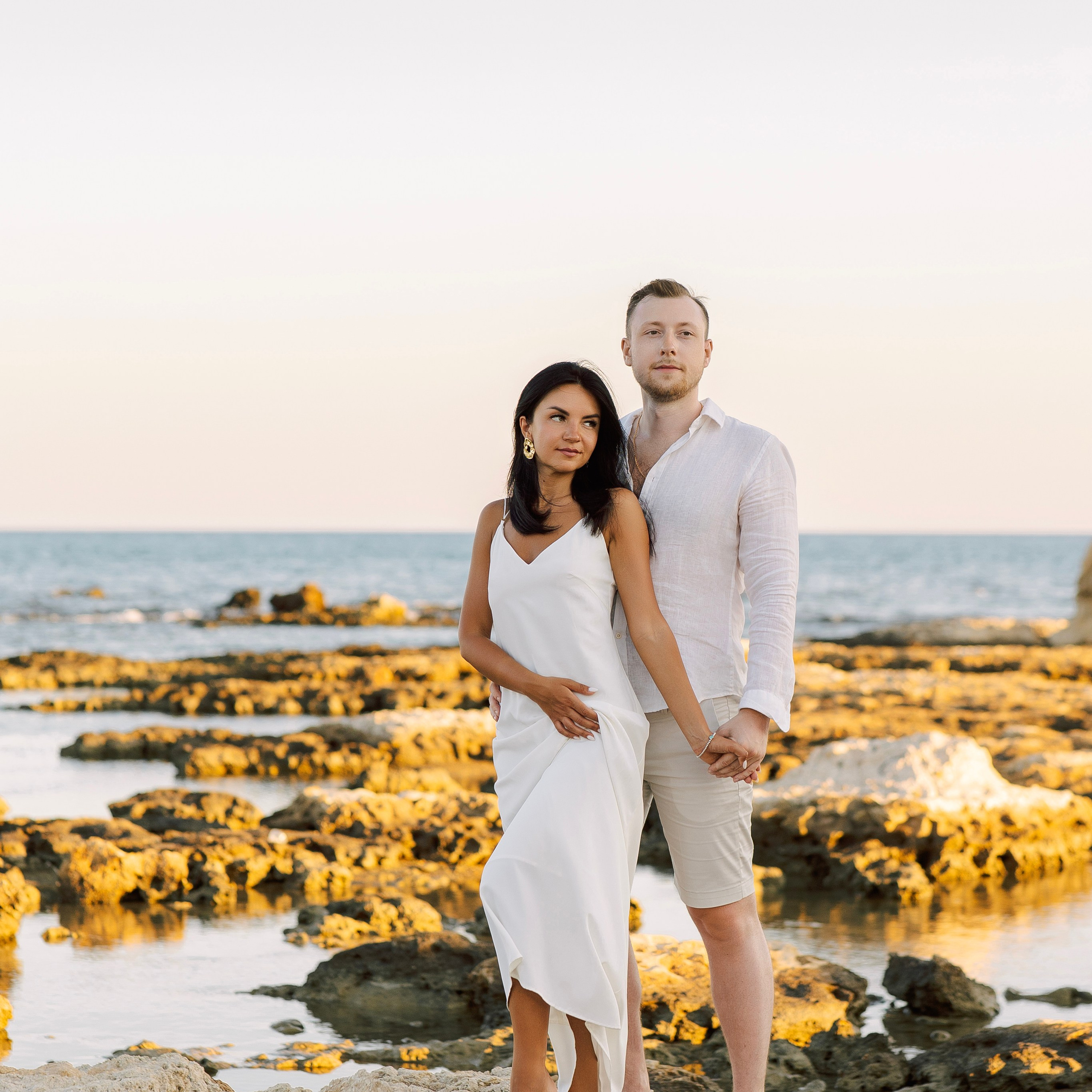 Sunset. Love Story on the beach in Side at sunset. Alsu Develi, Photographer in Turkey, Alanya, Side, Belek, Antalya, Kemer, Turkiye. Photoshooting in Alanya. Photosession in Belek, Side