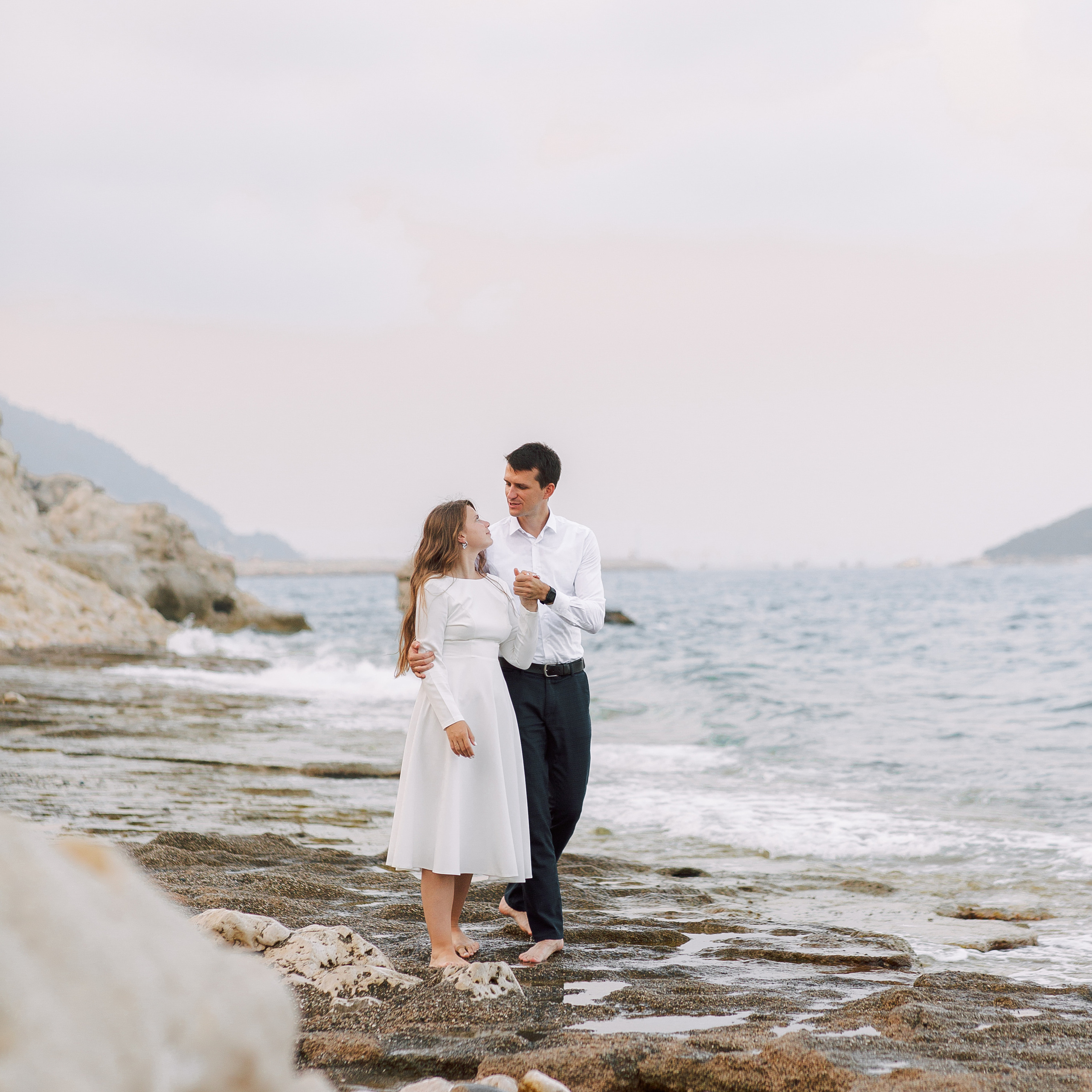 Свадебная фотосессия в Анталии. Улочки и пляж. Алсу Девели. Фотограф в Алании в Турции, Аланья, Сиде, Белек, Анталия, Кемер, Конаклы, Окурджалар. Фотосъемки в Алании. Фотосессия в Алания