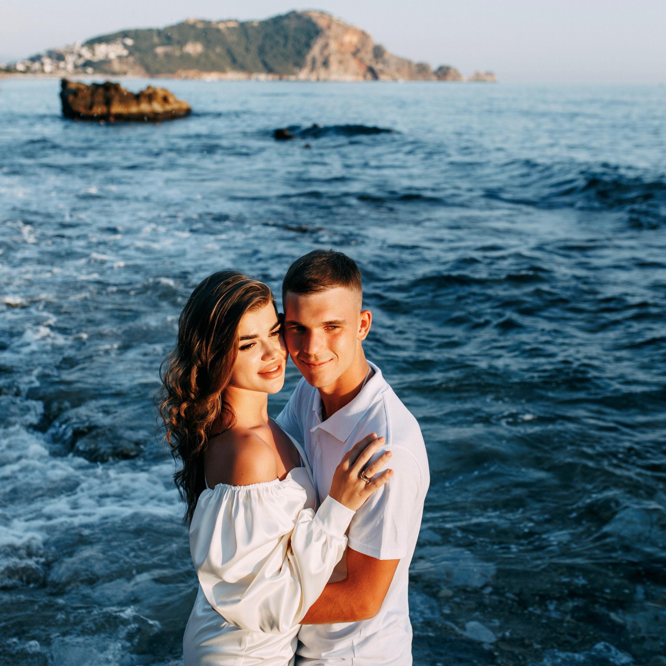 Sunset.Beach. Love story on Cleopatra beach at sunset. Alanya. Alsu Develi, Photographer in Turkey, Alanya, Side, Belek, Antalya, Kemer, Turkiye. Photoshooting in Alanya. Photosession in Belek, Side