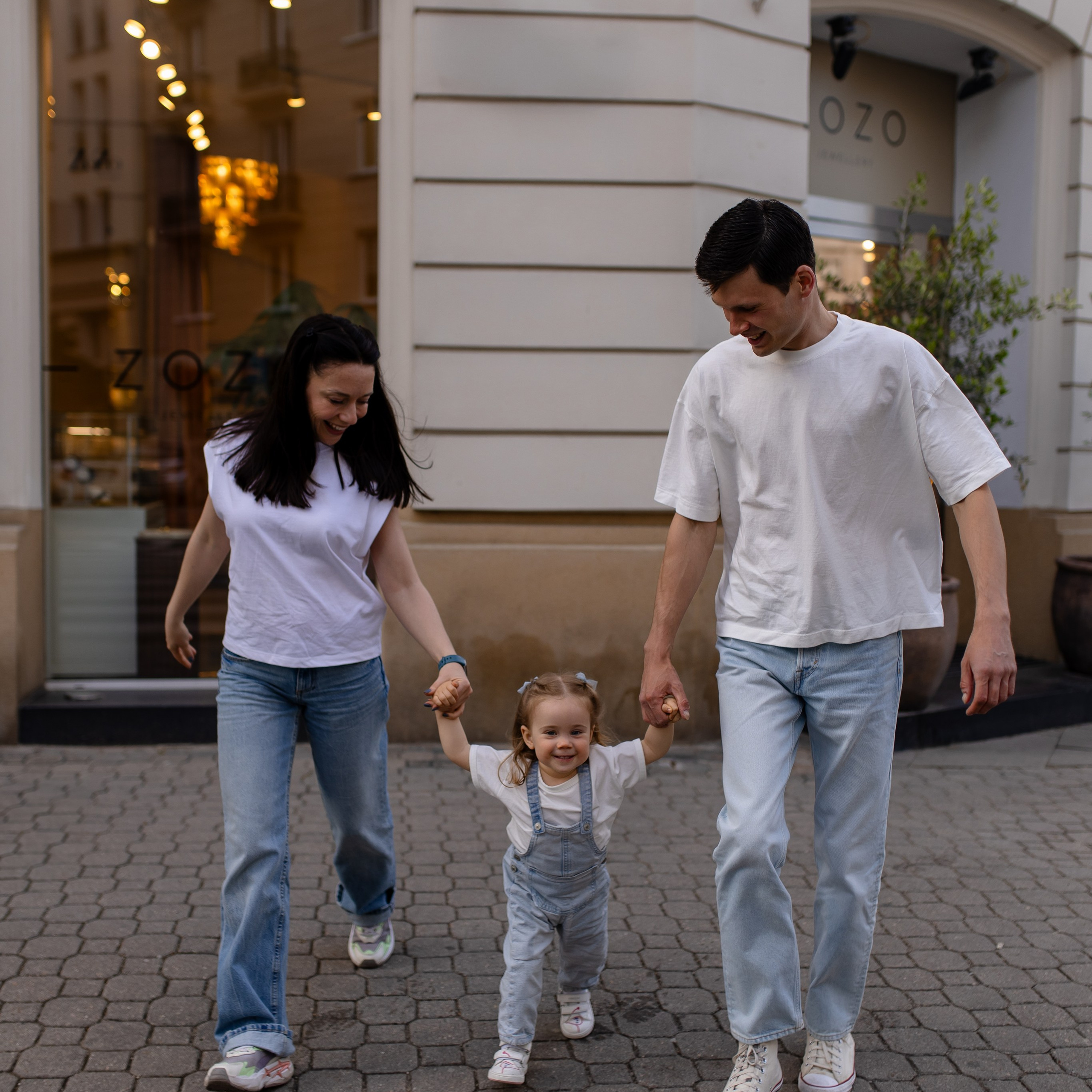 Настя Єва Денис