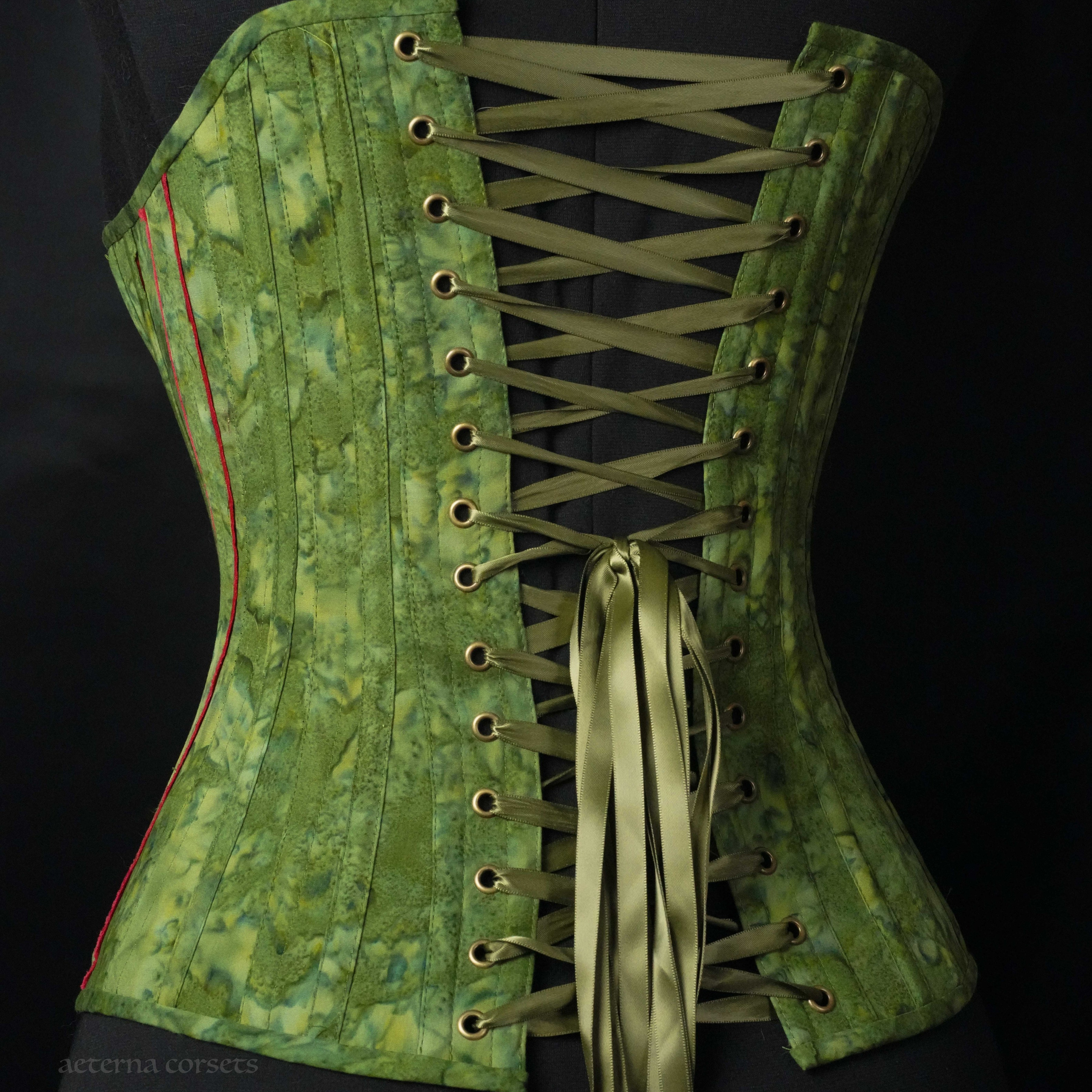Corset Moss. Home