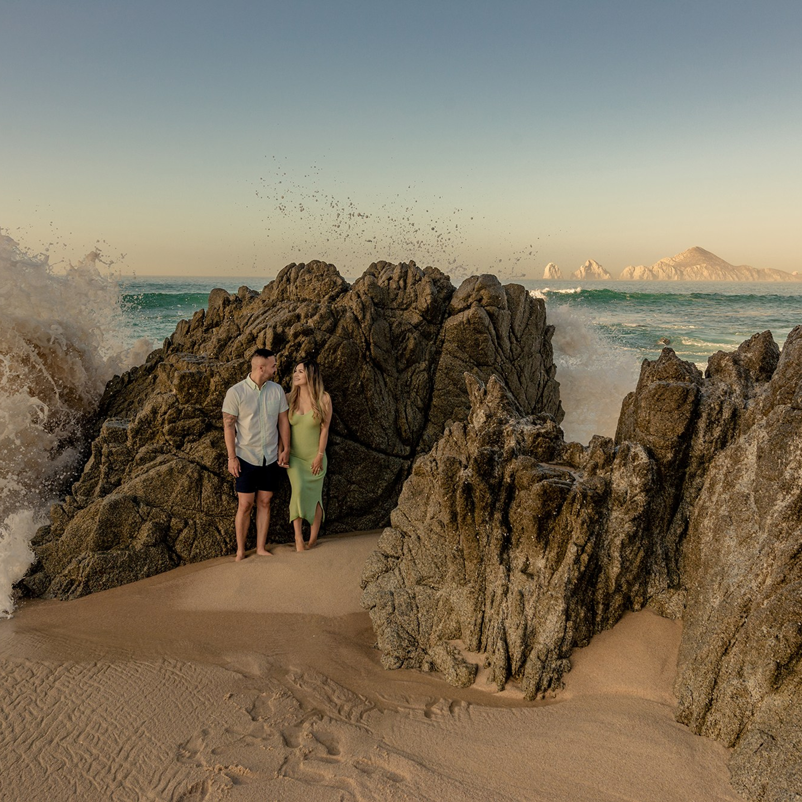 Engagement Photos in Los Cabos. Wedding & Family Photographer in Los Cabos – Izrael Reyna Photography