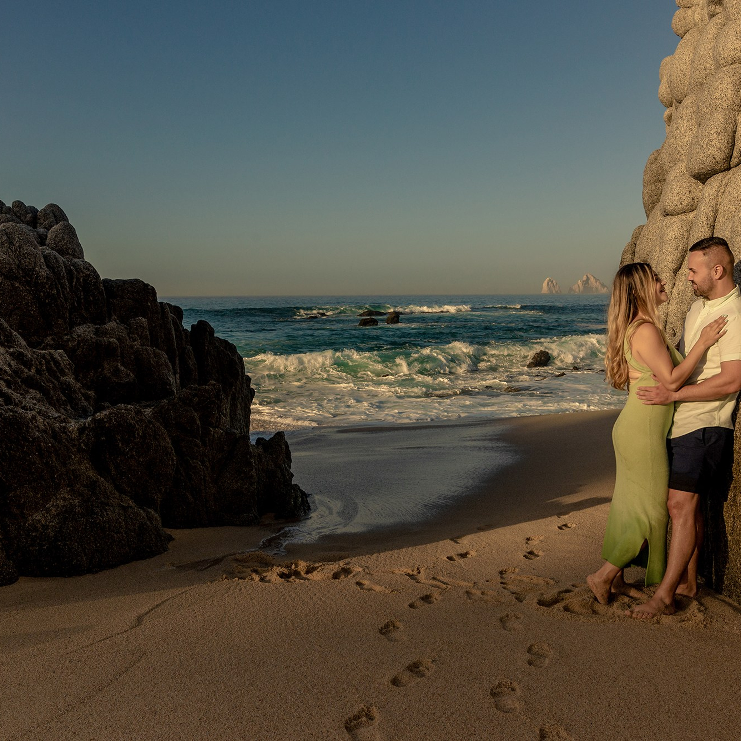 Engagement Photos in Los Cabos. Wedding & Family Photographer in Los Cabos – Izrael Reyna Photography