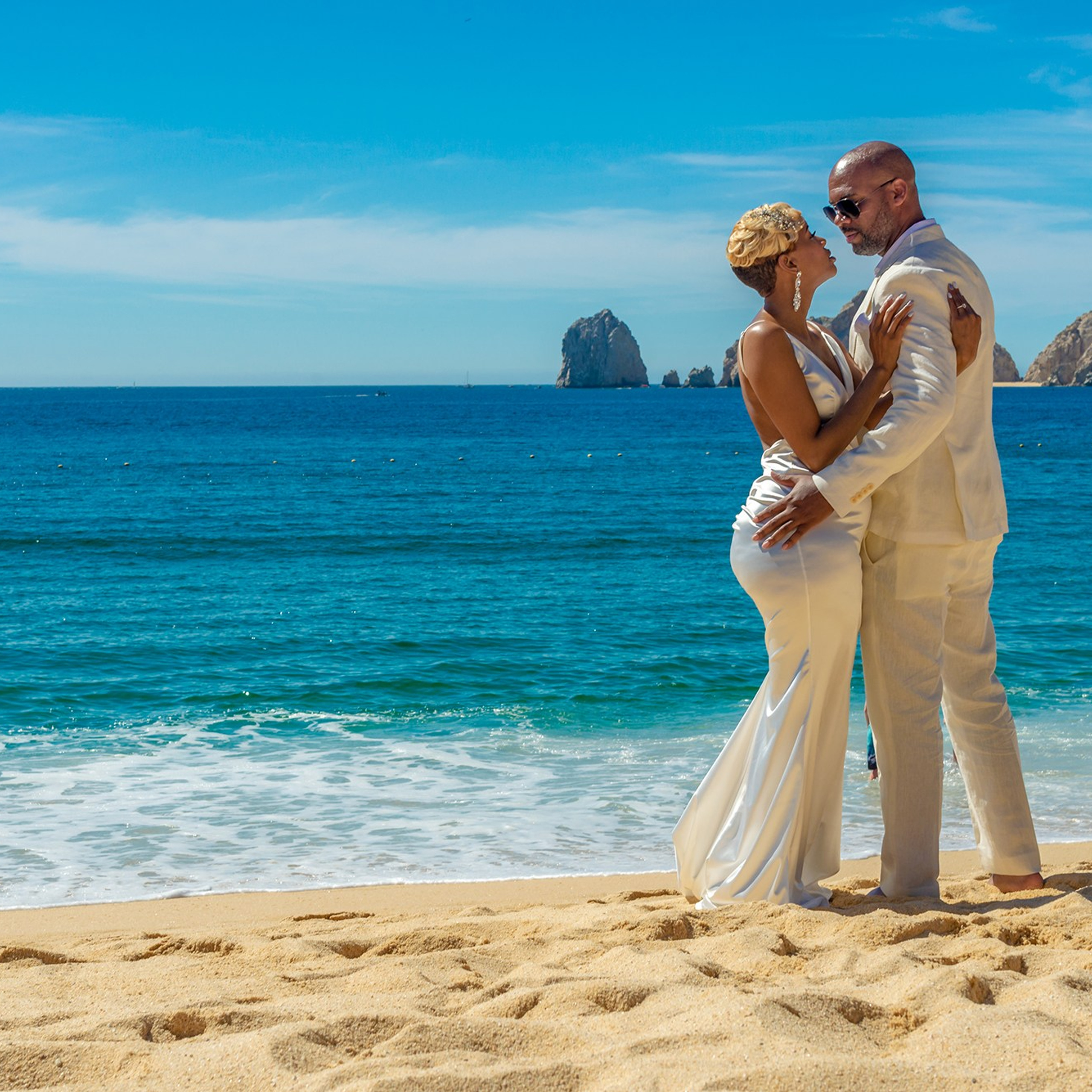 Destination Wedding Photographer in Los Cabos, Authentic Stories by the Sea. Wedding & Family Photographer in Los Cabos – Izrael Reyna Photography