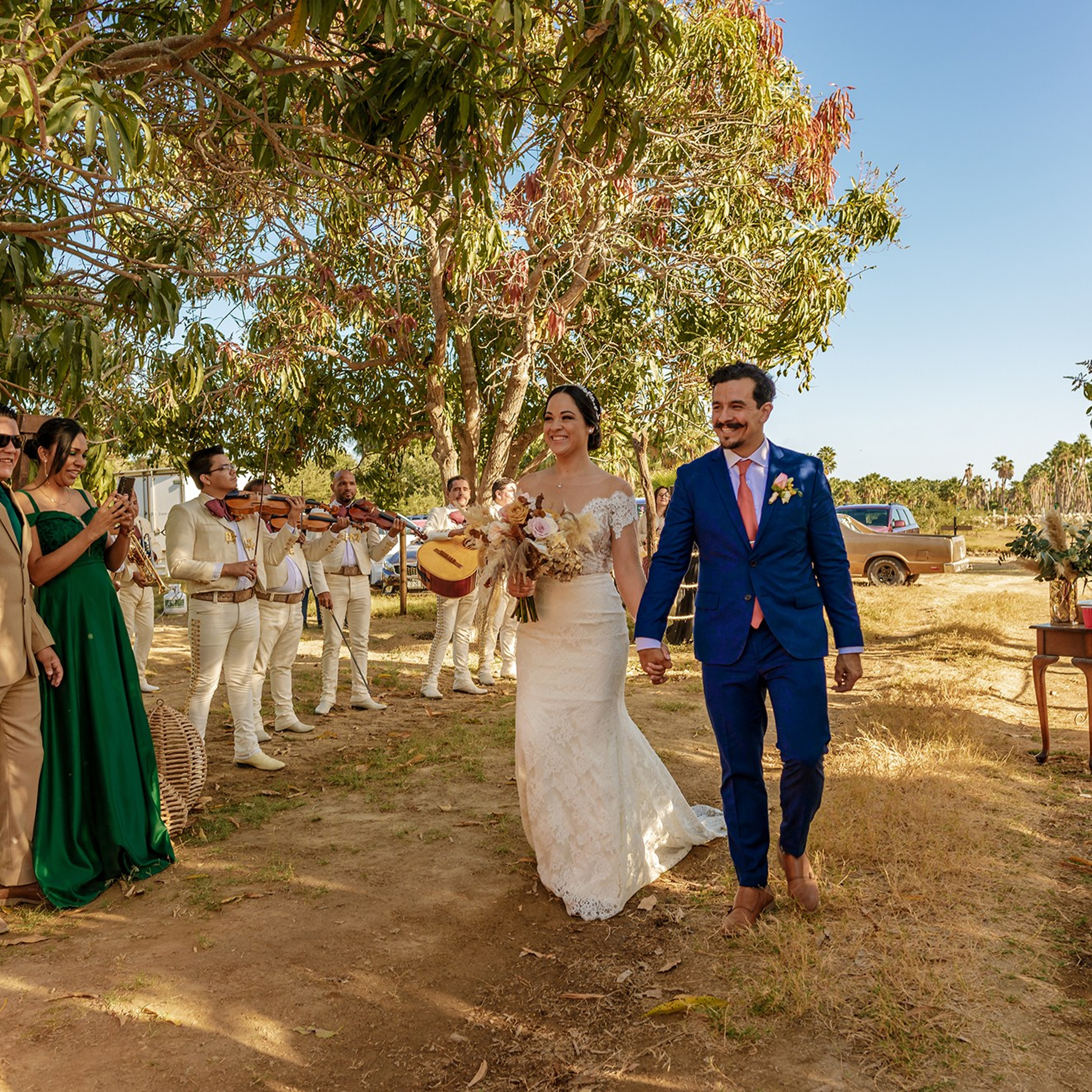 Destination Wedding Photographer in Los Cabos, Authentic Stories by the Sea. Wedding & Family Photographer in Los Cabos – Izrael Reyna Photography