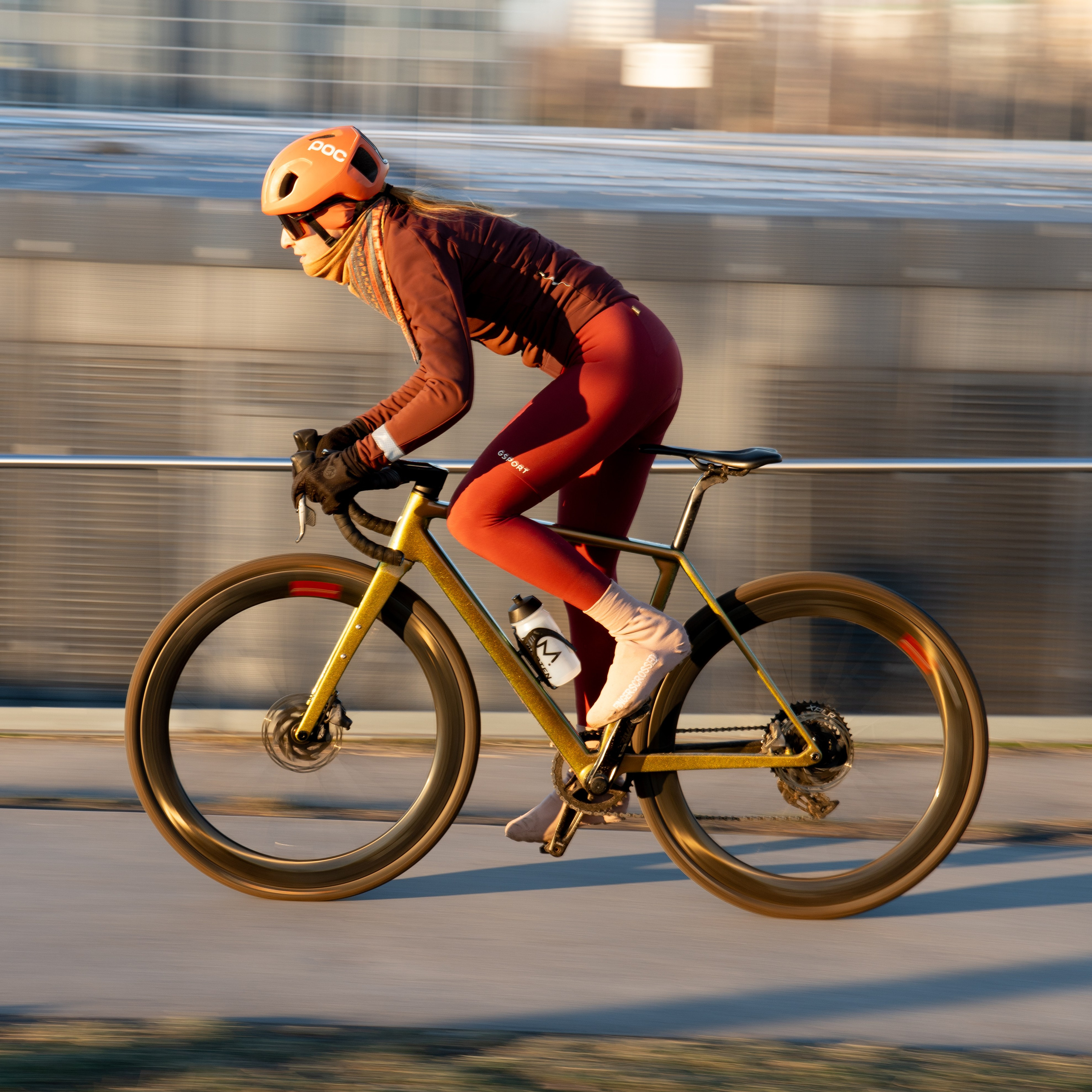 @mianzirei / Gsport / POC