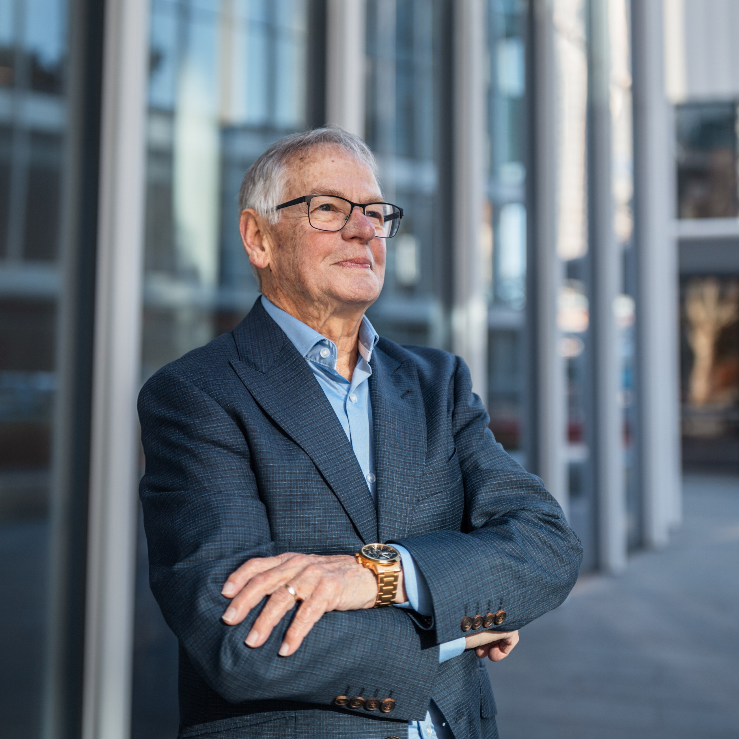 Ron Cole, Financial broker