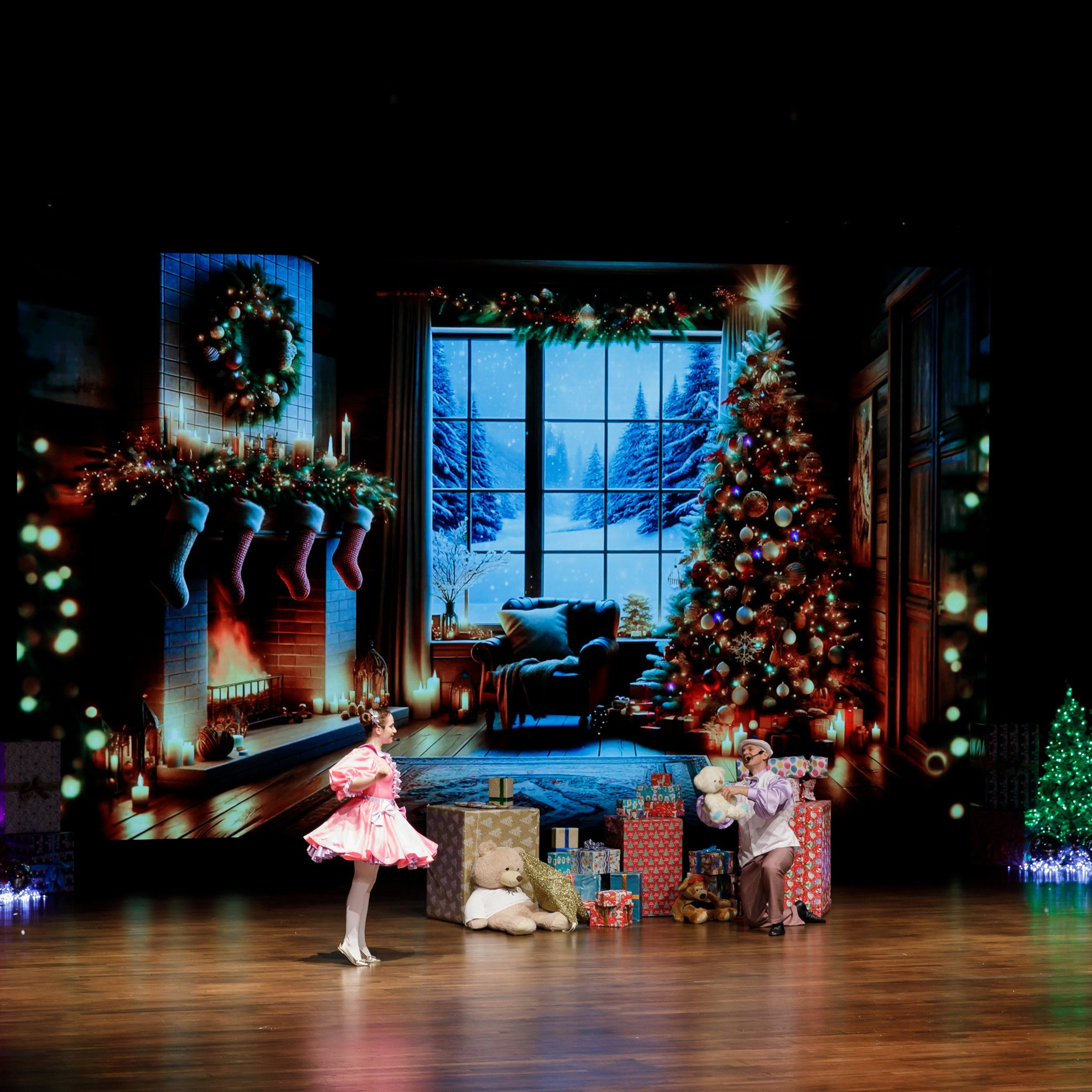 New Year’s theater for the magazine Russian Emirates, Dubai 2024