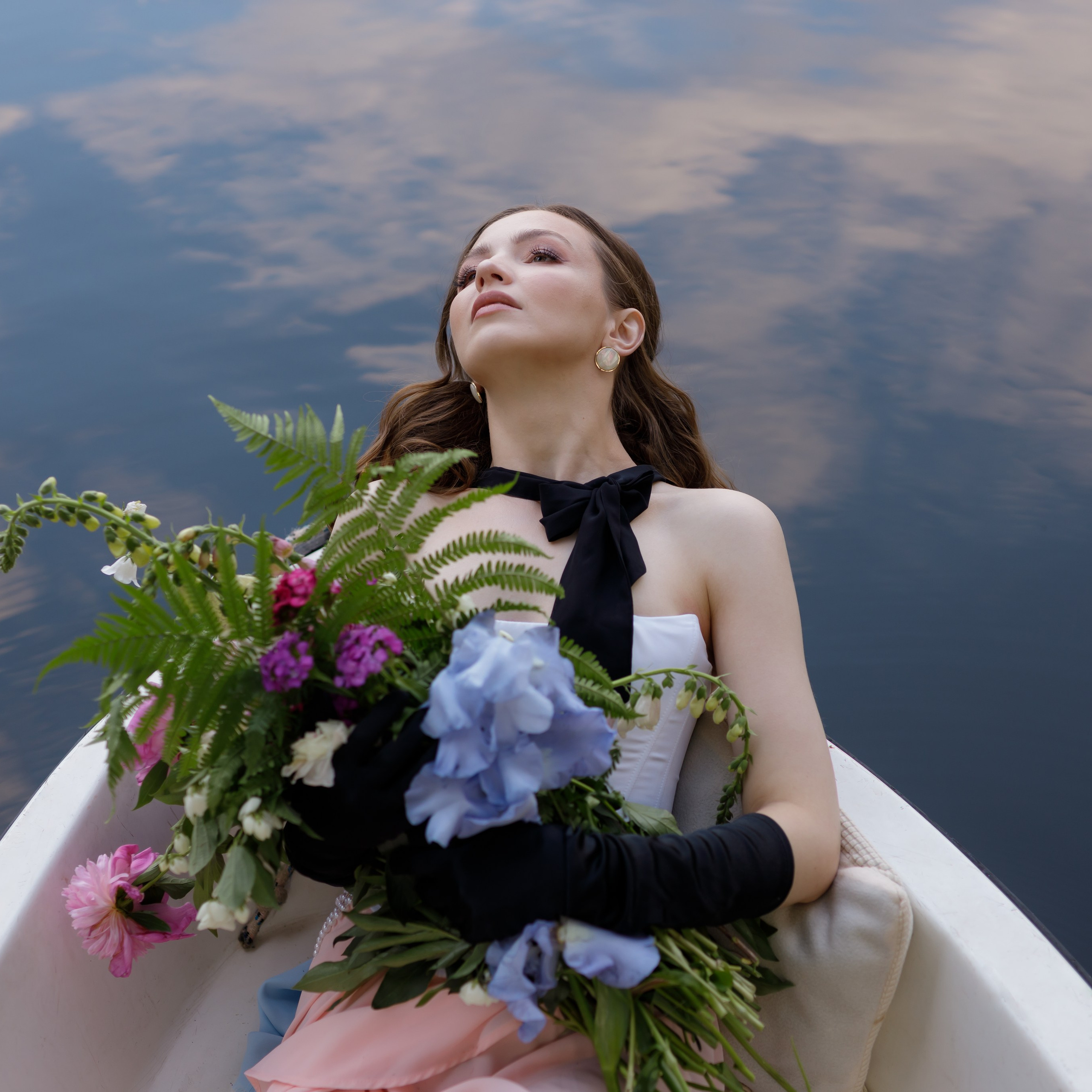 Boat & flowers