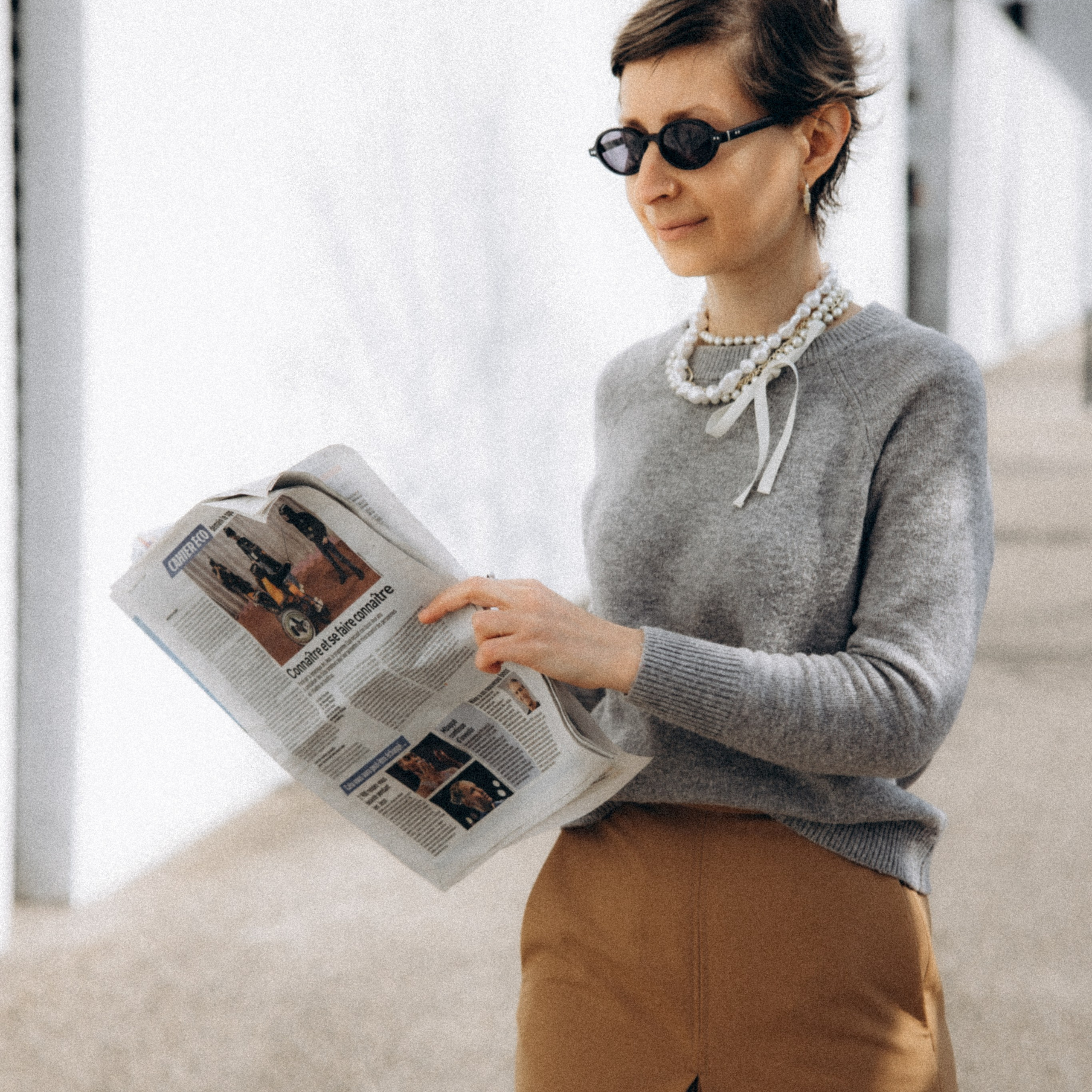 Персональная фотосъемка бренда Евы в ее домашнем офисе. Eugénie Smirnova — Wedding & Elopement Photographer in Southwest France