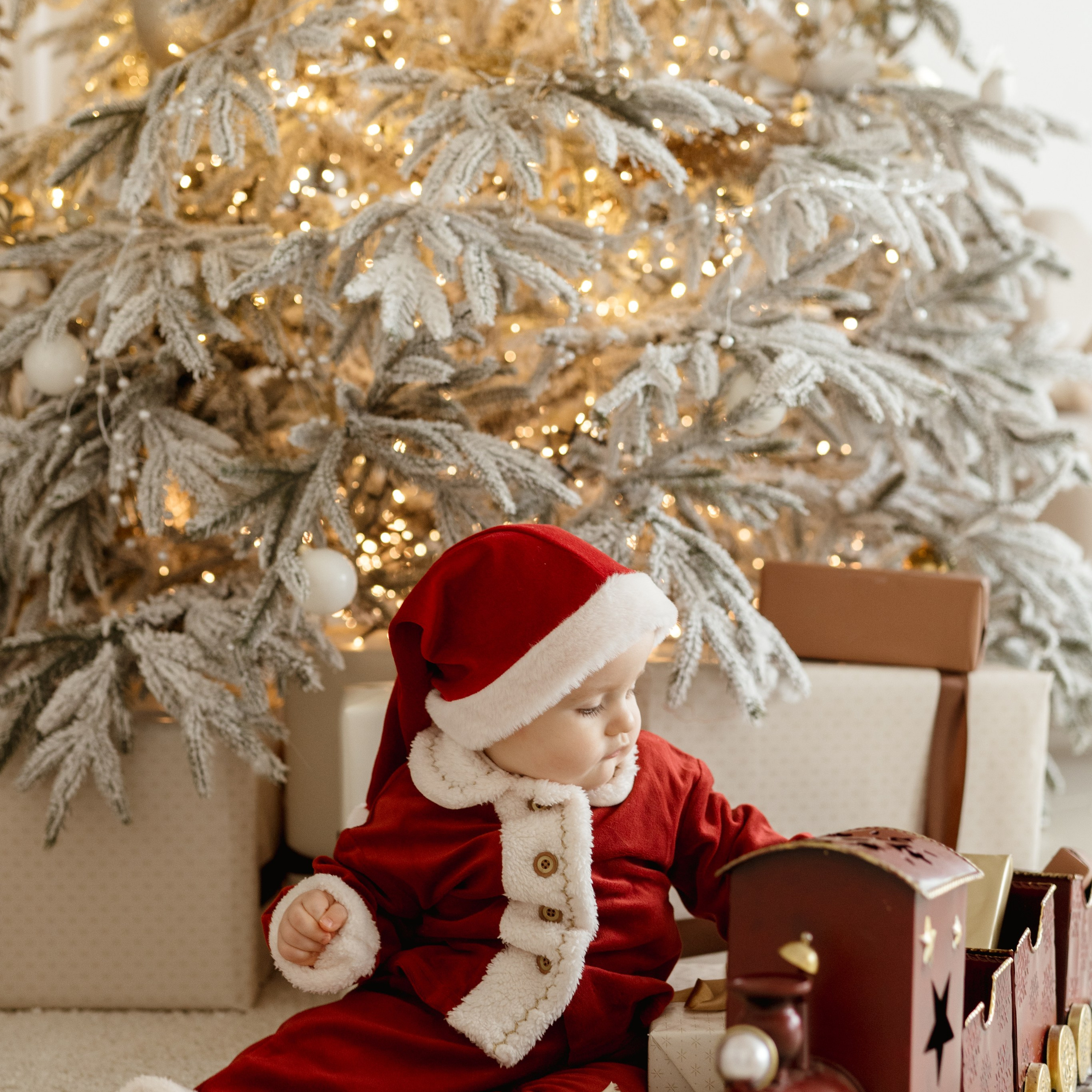 Sesja roczkowa i dziecięca w Łodzi. Fotograf Łódź - sesja ciążowa, noworodkowa, dziecięca. Studio w Łodzi