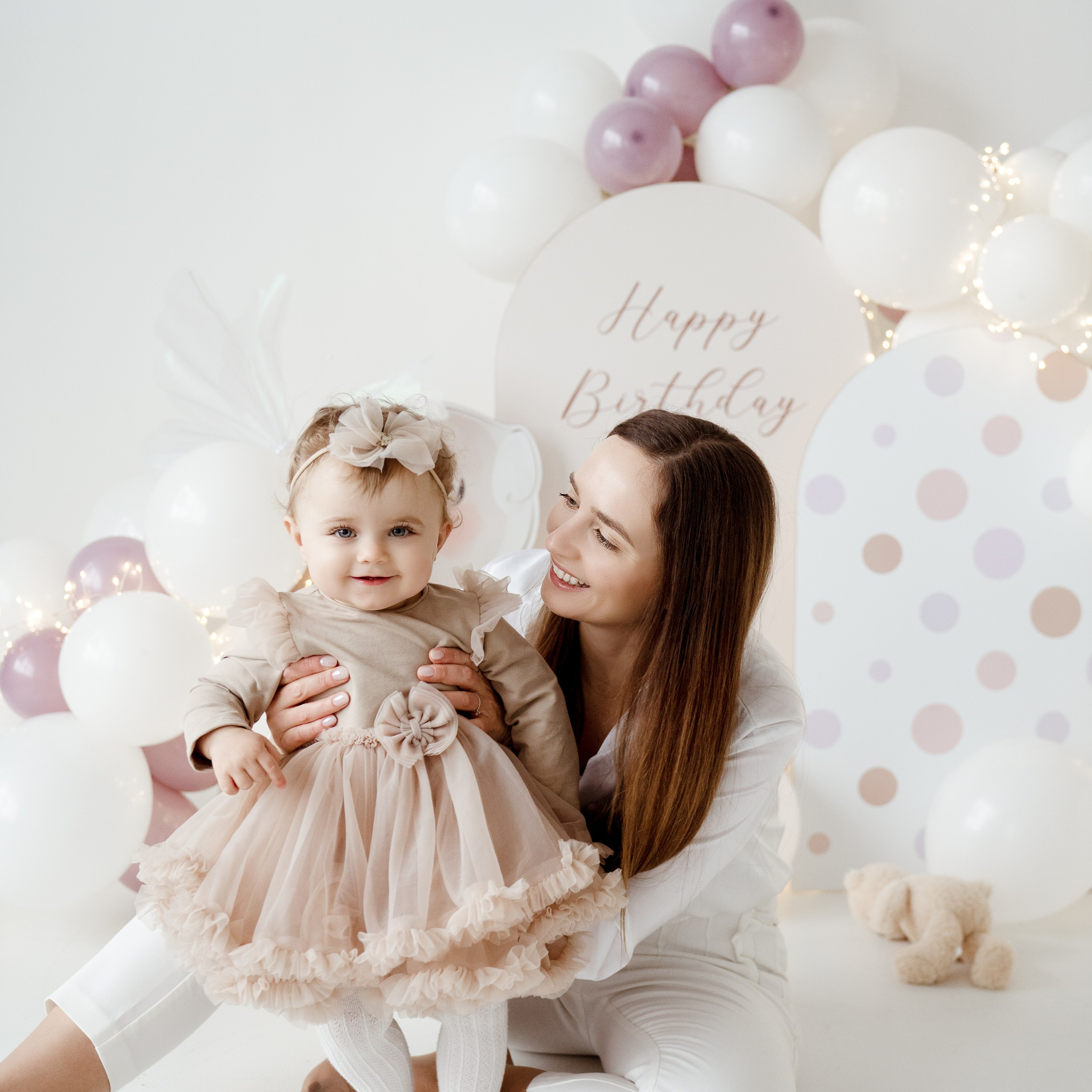 Sesja roczkowa i dziecięca w Łodzi. Fotograf Łódź - sesja ciążowa, noworodkowa, dziecięca. Studio w Łodzi