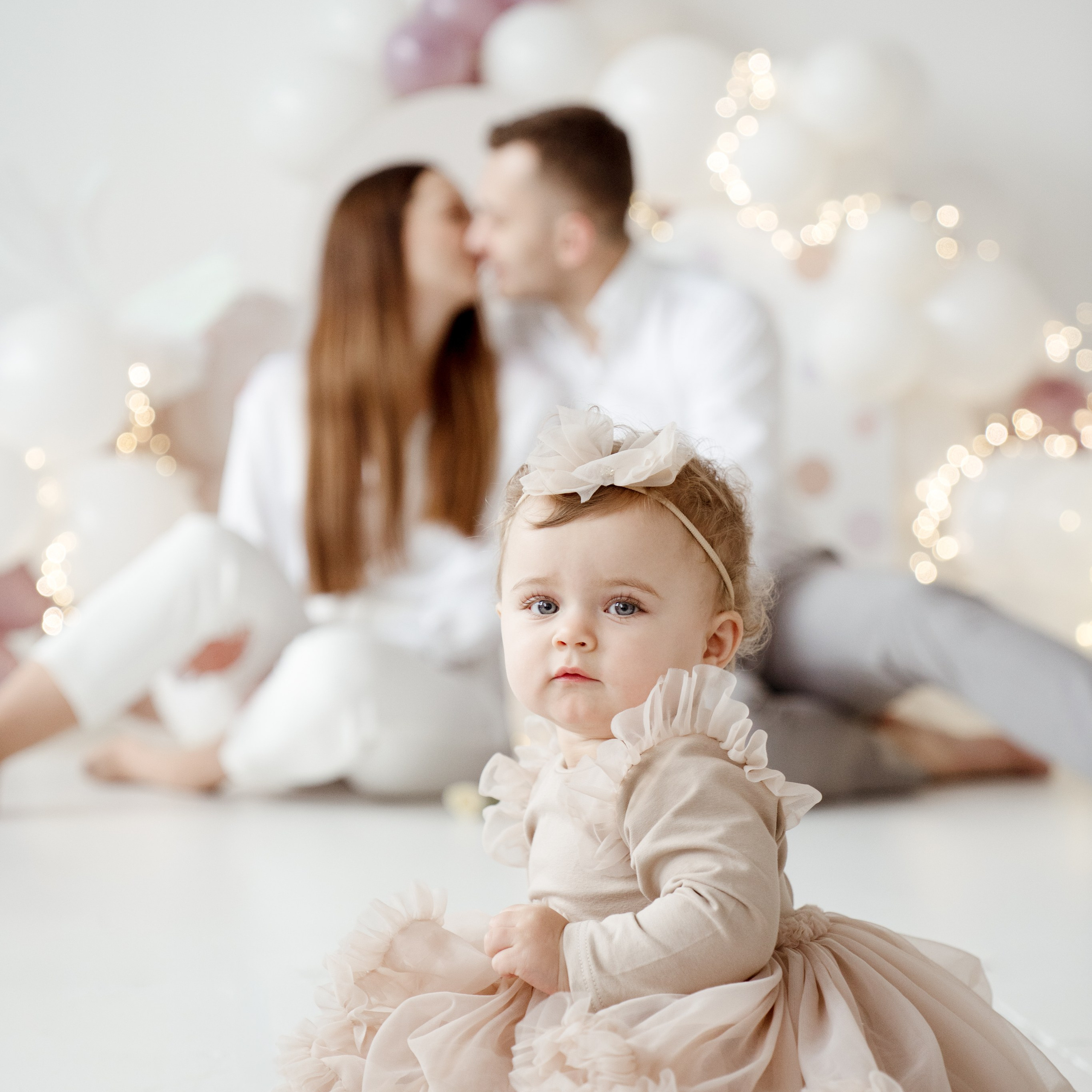 Sesja roczkowa i dziecięca w Łodzi. Fotograf Łódź - sesja ciążowa, noworodkowa, dziecięca. Studio w Łodzi