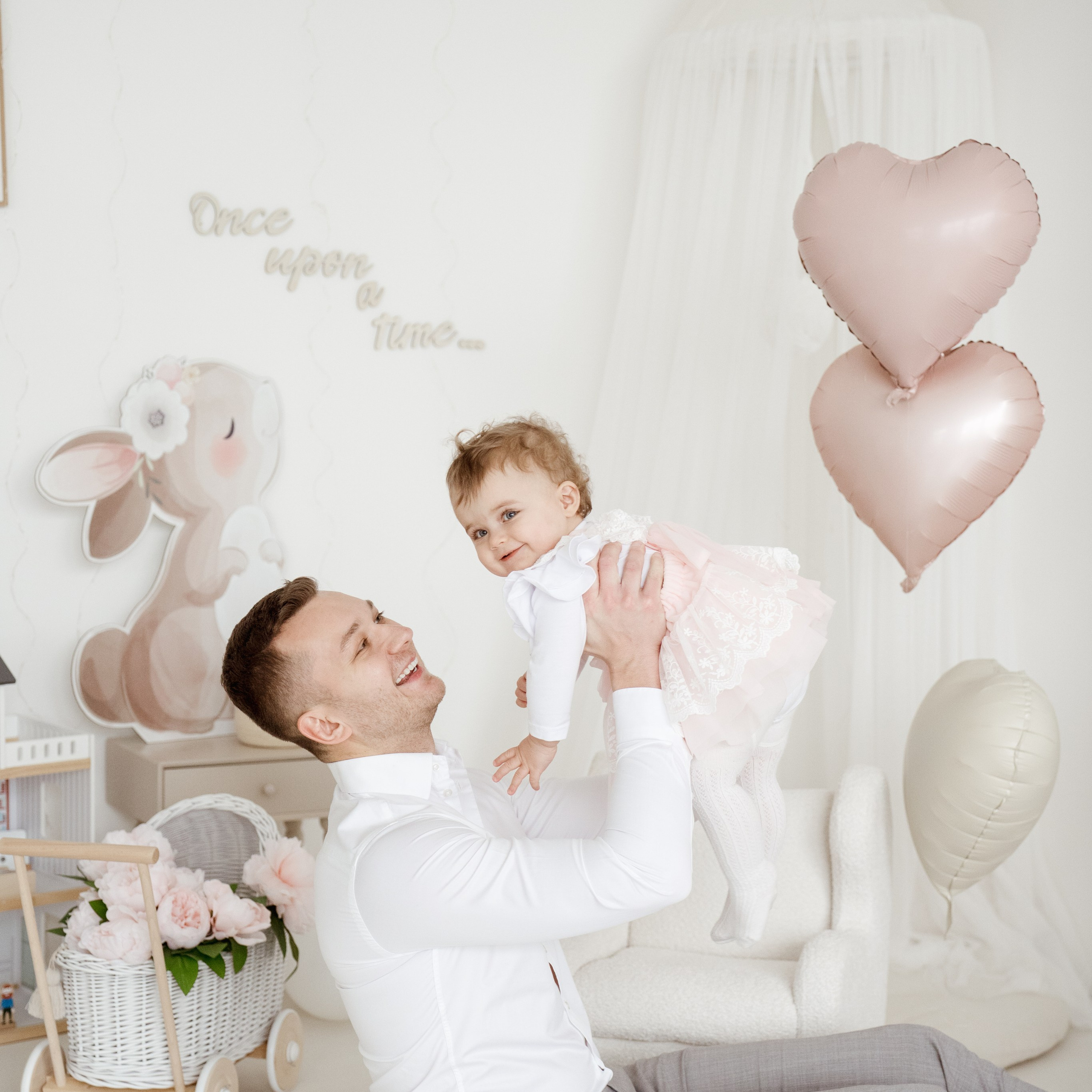 Sesja roczkowa i dziecięca w Łodzi. Fotograf Łódź - sesja ciążowa, noworodkowa, dziecięca. Studio w Łodzi